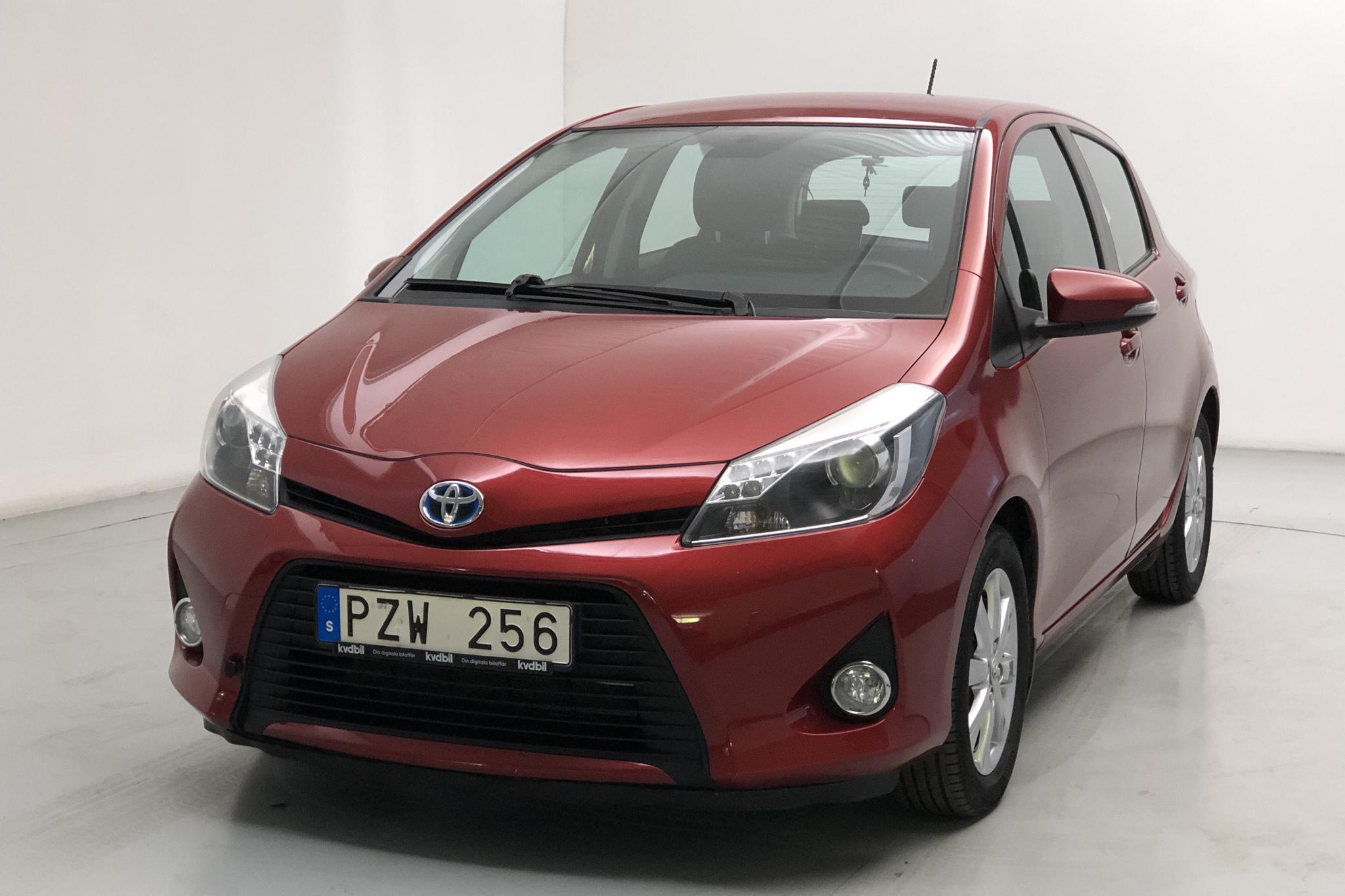 Toyota Yaris 1.5 HSD 5dr (75hk) - 148 250 km - Automatic - red - 2013