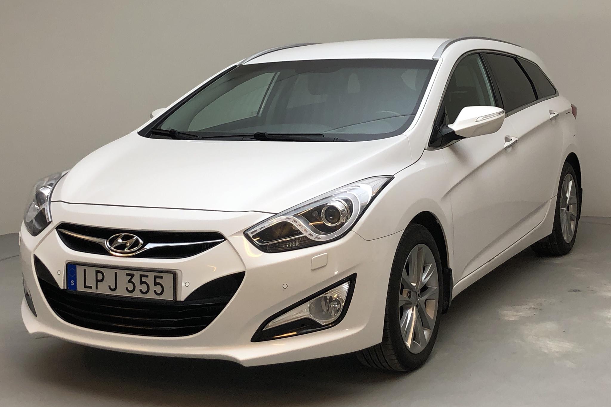 Hyundai i40 1.7 CRDi Kombi (136hk) - 139 360 km - Manual - white - 2015