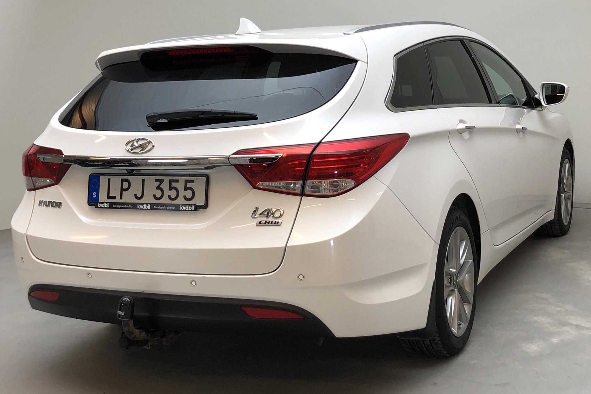 Hyundai i40 1.7 CRDi Kombi (136hk) - 13 936 mil - Manuell - vit - 2015