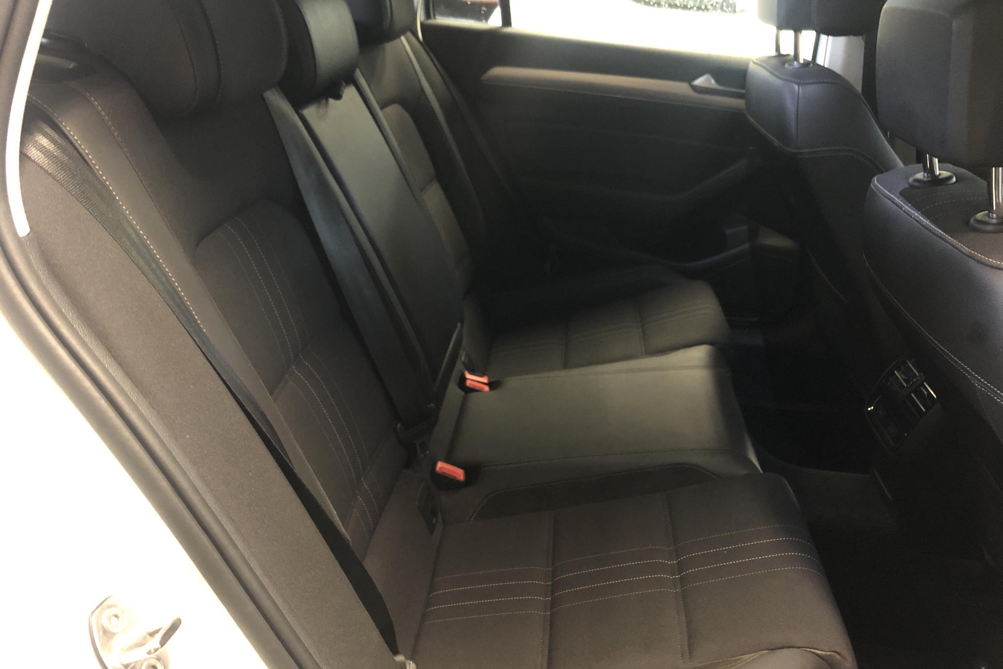 VW Passat Alltrack 2.0 TDI Sportscombi 4MOTION (190hk) - 13 356 mil - Automat - vit - 2017