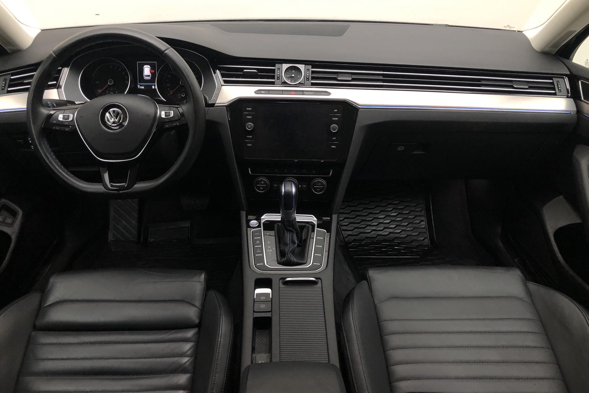 VW Passat 1.4 Plug-in-Hybrid Sportscombi (218hk) - 71 300 km - Automatic - black - 2018