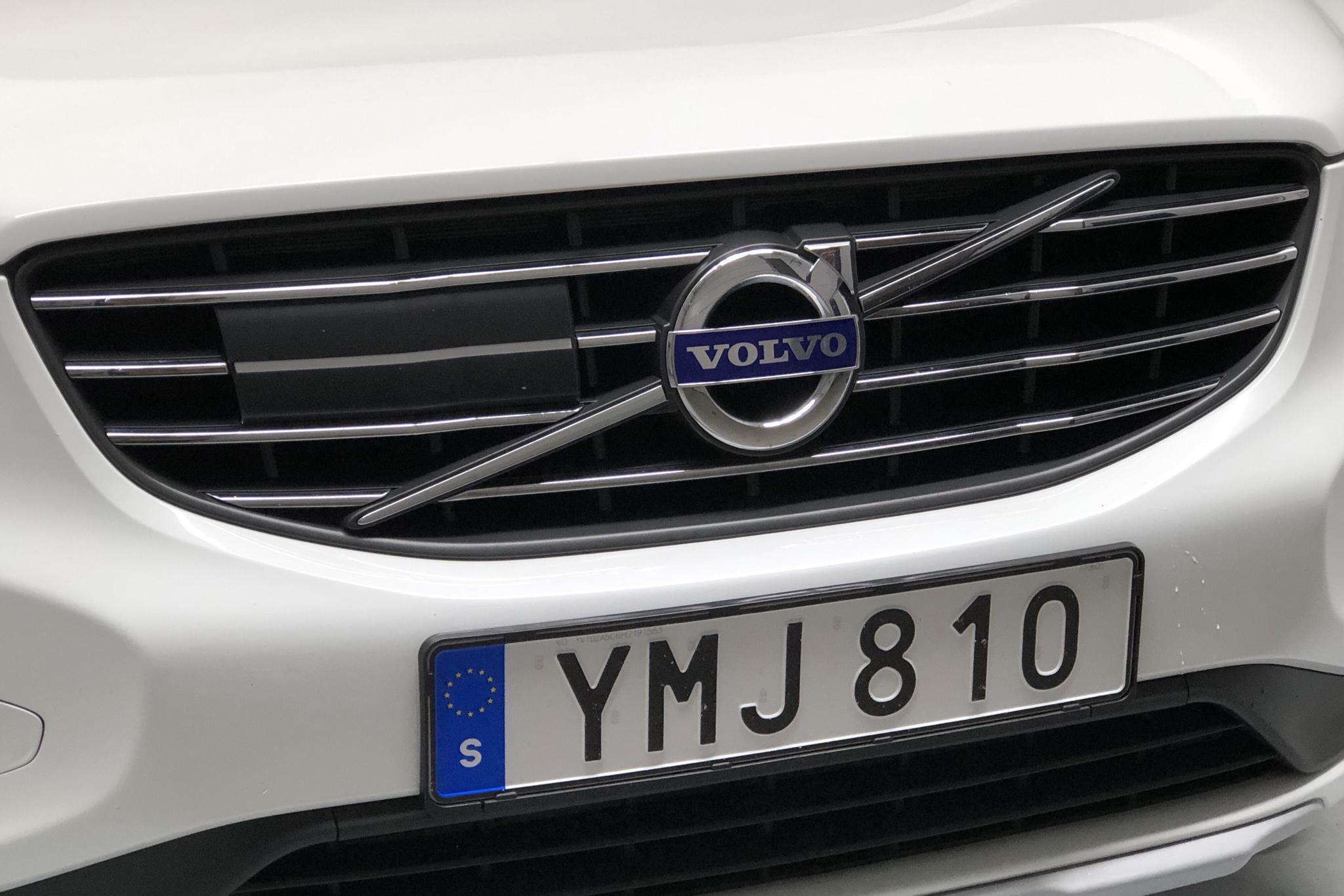 Volvo XC60 D4 AWD (190hk) - 130 570 km - Automatic - white - 2017