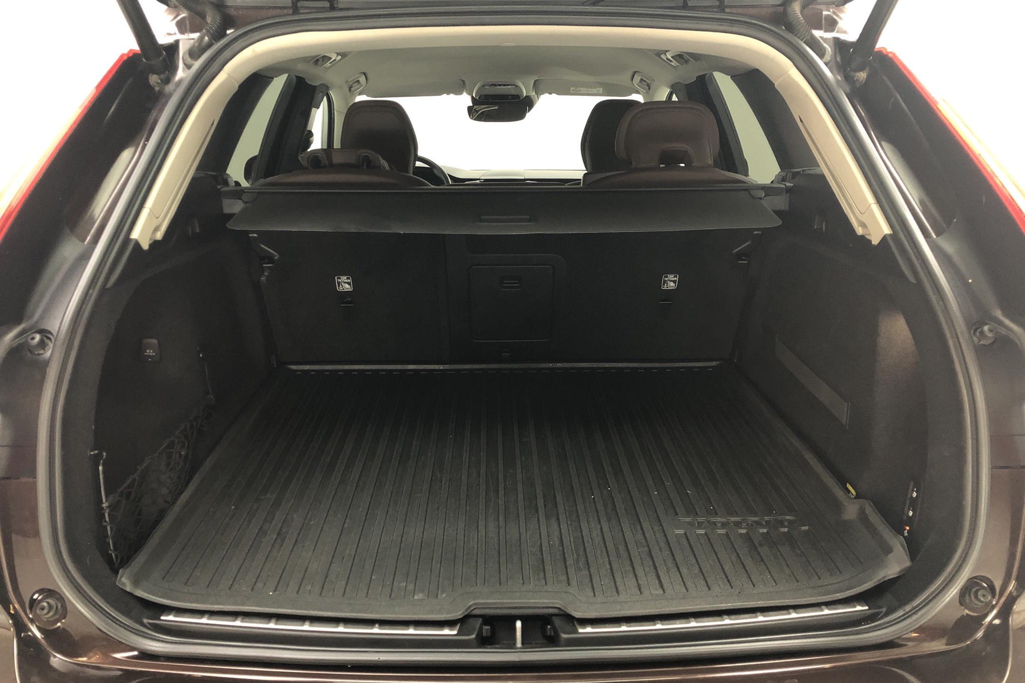 Volvo XC60 D4 AWD (190hk) - 7 557 mil - Automat - Dark Brown - 2019