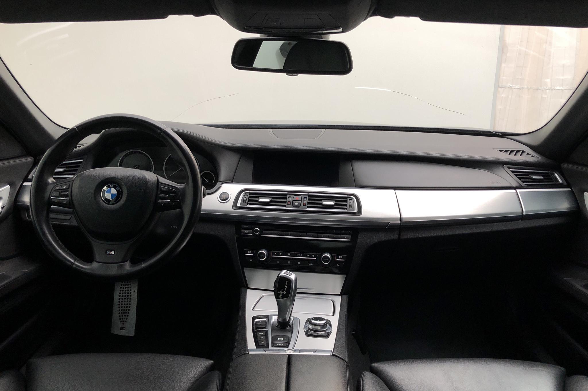 BMW 740d xDrive Sedan, F01 (306hk) - 23 567 mil - Automat - svart - 2012