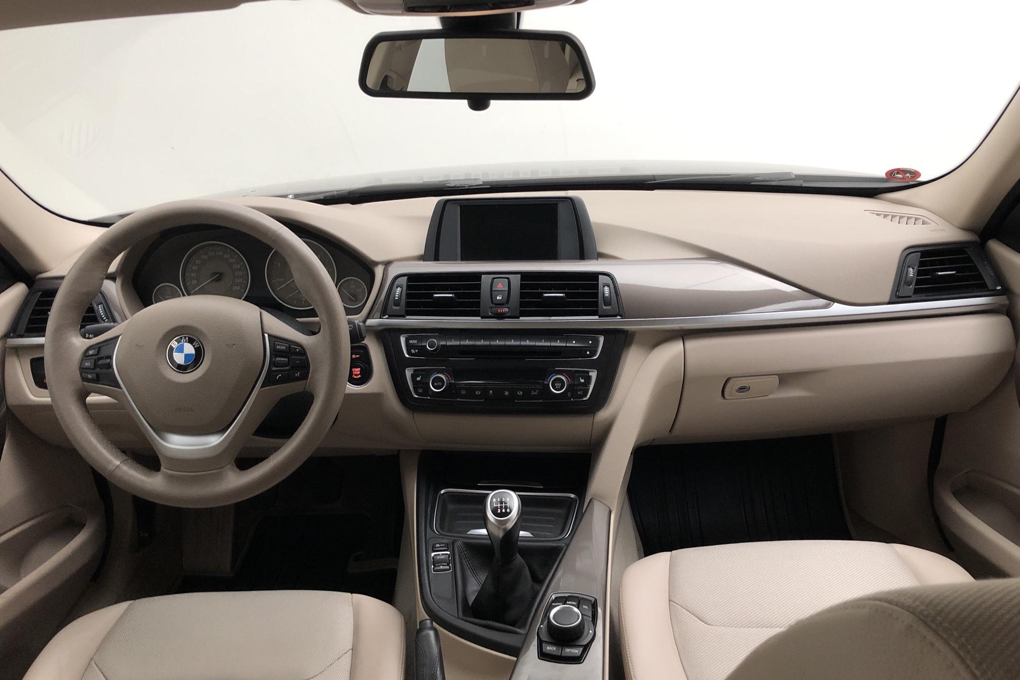 BMW 320d Touring, F31 (184hk) - 12 614 mil - Manuell - brun - 2013