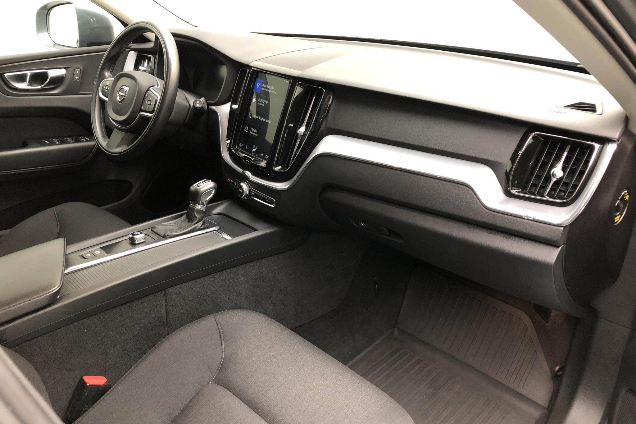Volvo XC60 D4 2WD (190hk) - 5 490 mil - Automat - grå - 2019