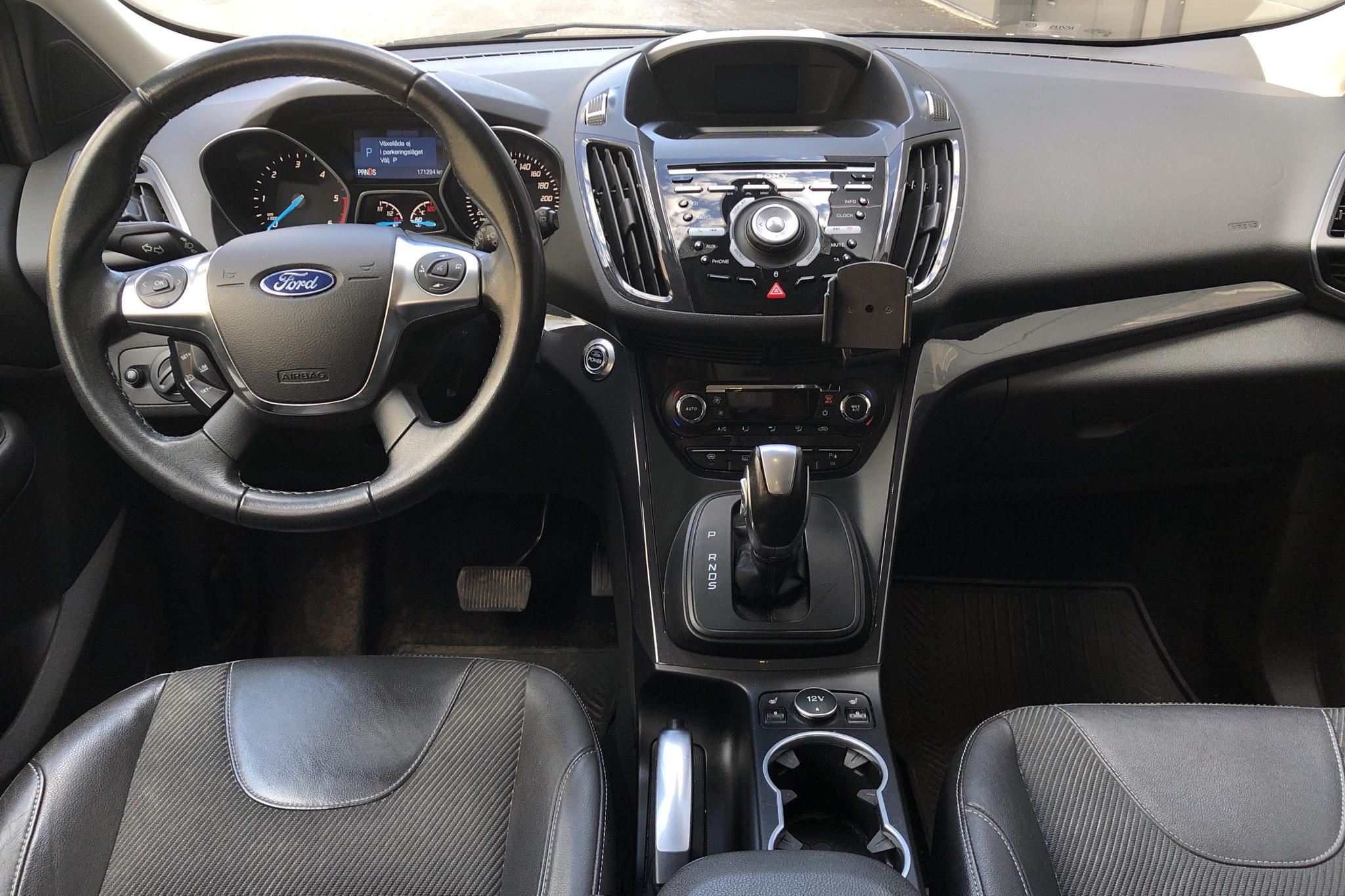 Ford Kuga 2.0 TDCi 4WD (140hk) - 17 129 mil - Automat - grön - 2014