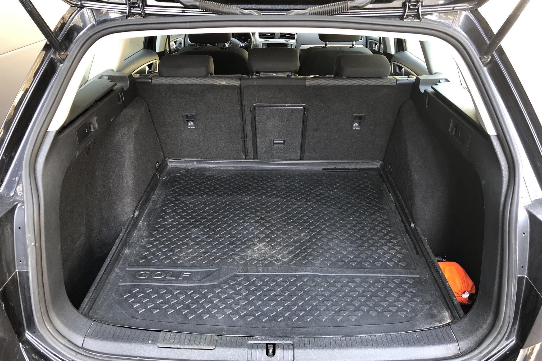 VW Golf VII 1.2 TSI Sportscombi (105hk) - 220 020 km - Manual - black - 2014