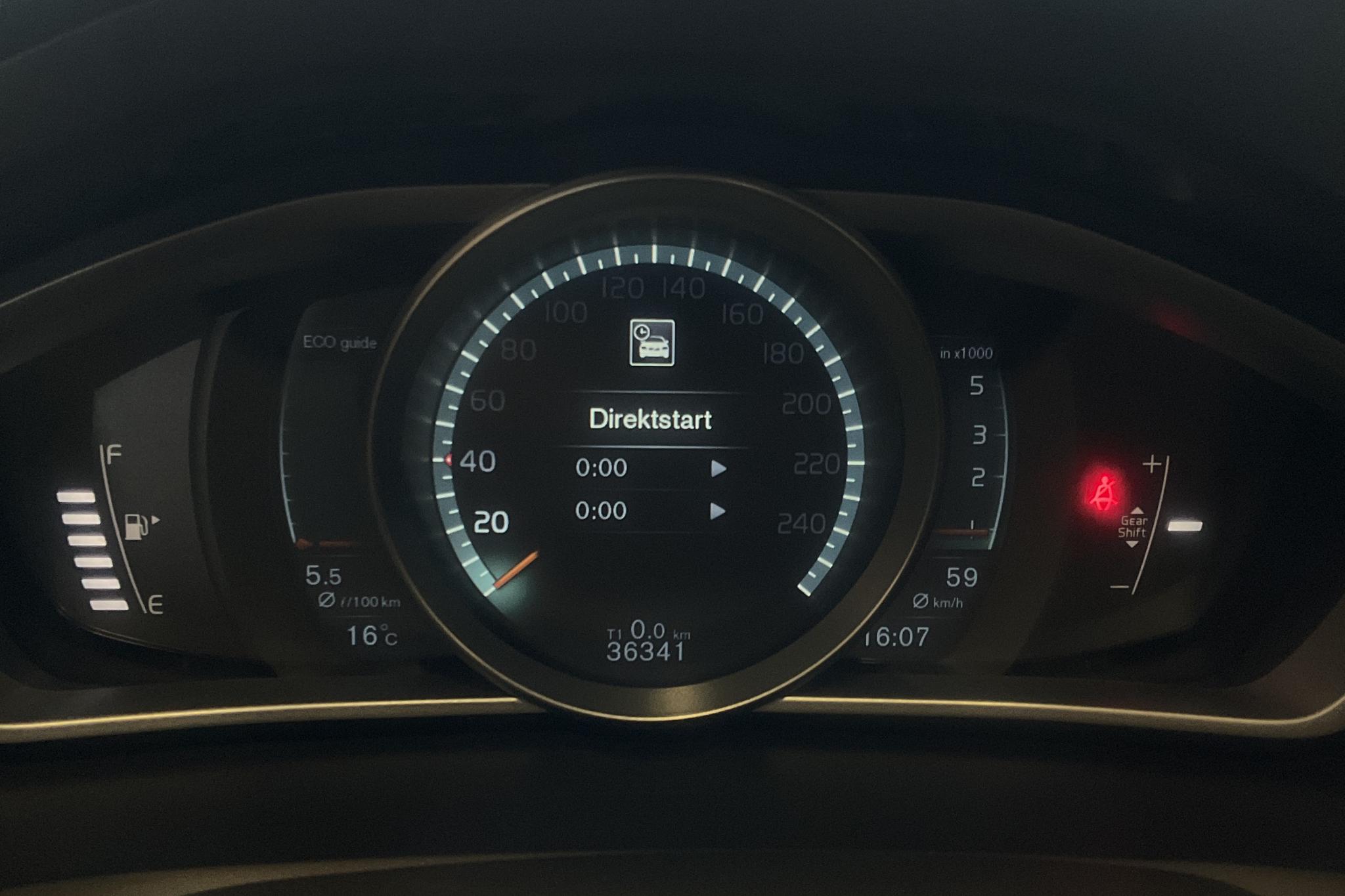 Volvo V40 Cross Country D3 (150hk) - 3 635 mil - Manuell - vit - 2016