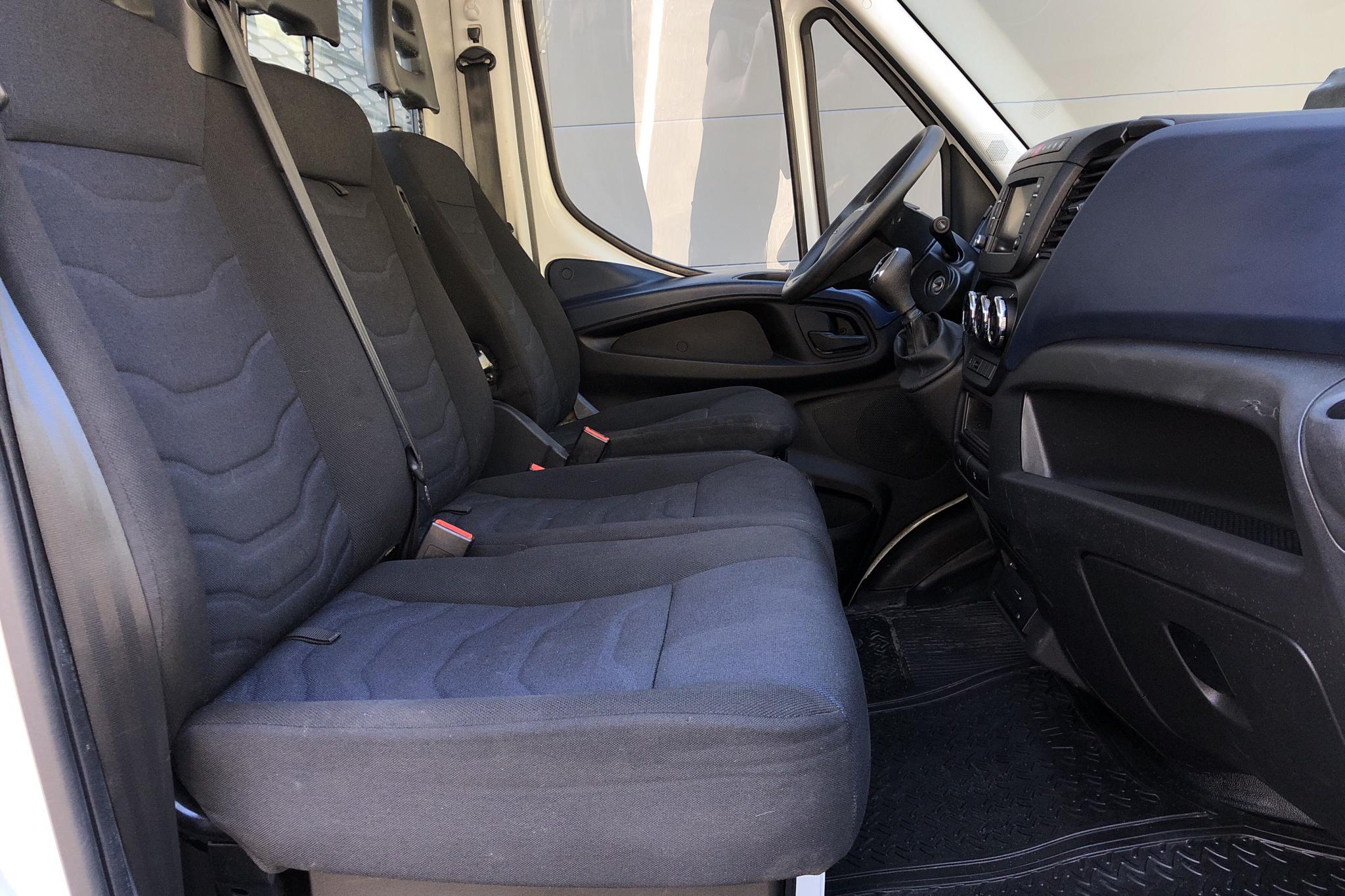 Iveco Daily 35 Pickup 3.0 (180hk) - 69 850 km - Automatic - white - 2019