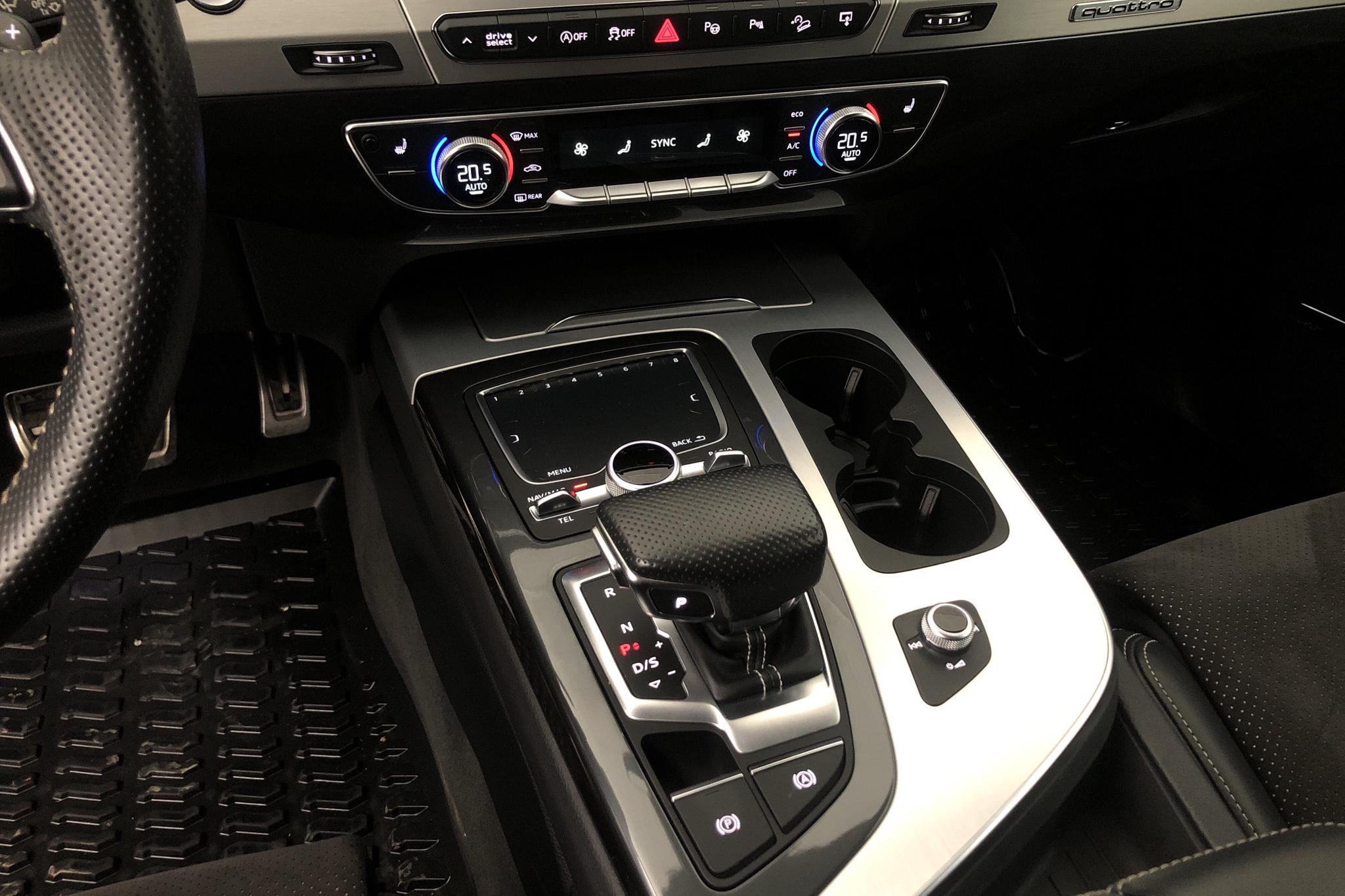 Audi Q7 3.0 TDI quattro (272hk) - 10 095 mil - Automat - grå - 2016