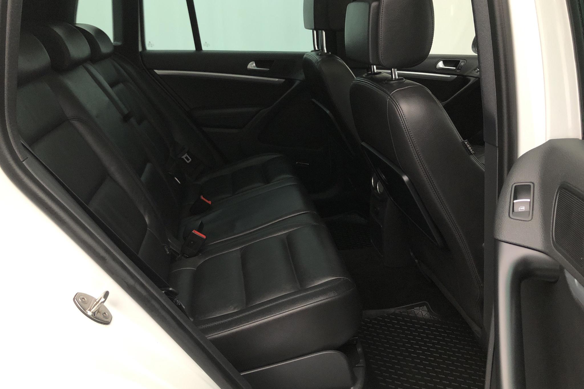 VW Tiguan 2.0 TDI 4MOTION BlueMotion Technology (177hk) - 11 594 mil - Automat - vit - 2015