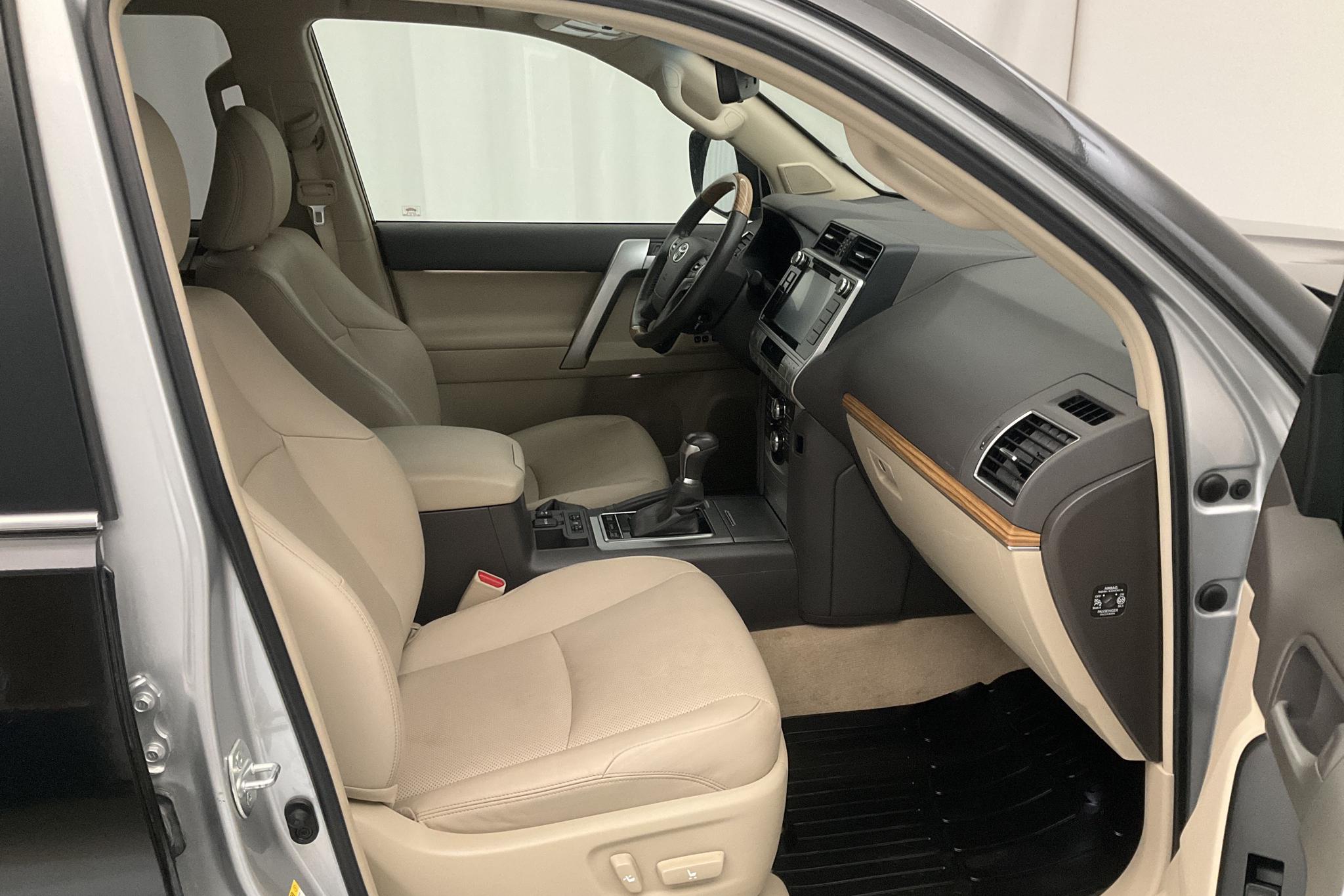 Toyota Land Cruiser 150 2.8 D-4D (177hk) - 53 540 km - Automatic - silver - 2018