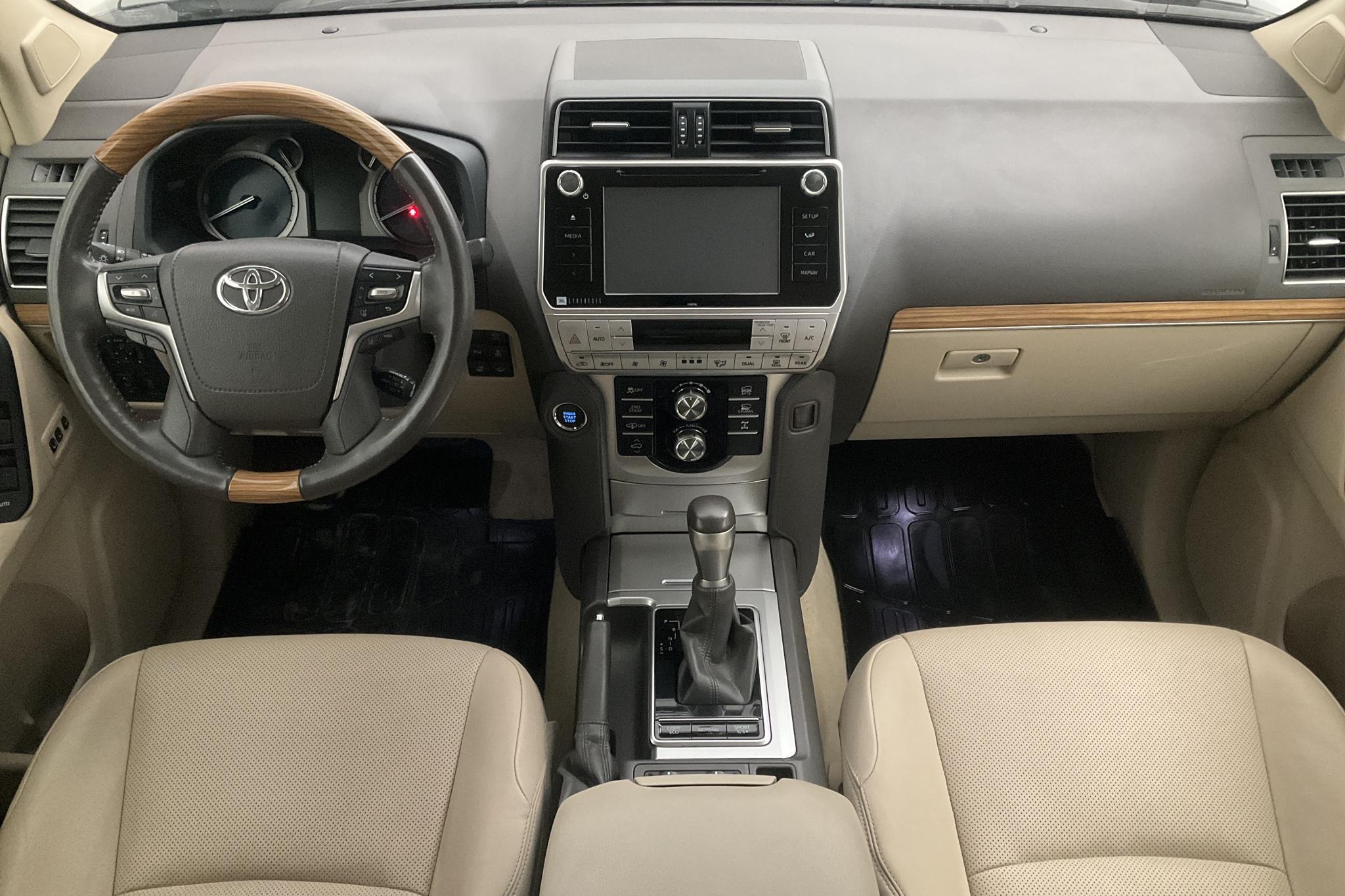 Toyota Land Cruiser 150 2.8 D-4D (177hk) - 5 354 mil - Automat - silver - 2018