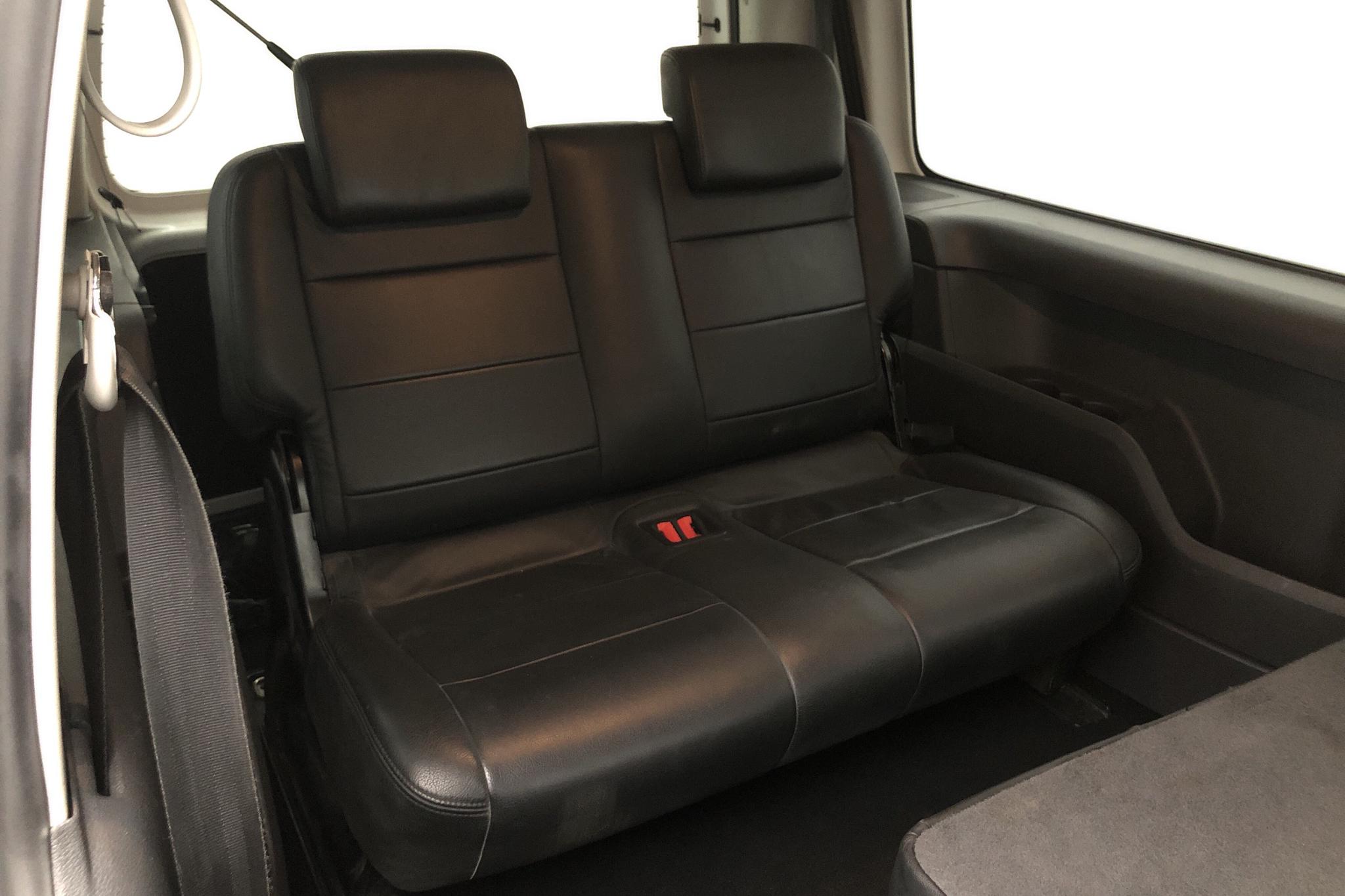 VW Caddy MPV Maxi 2.0 TDI (140hk) - 56 499 mil - Automat - vit - 2012