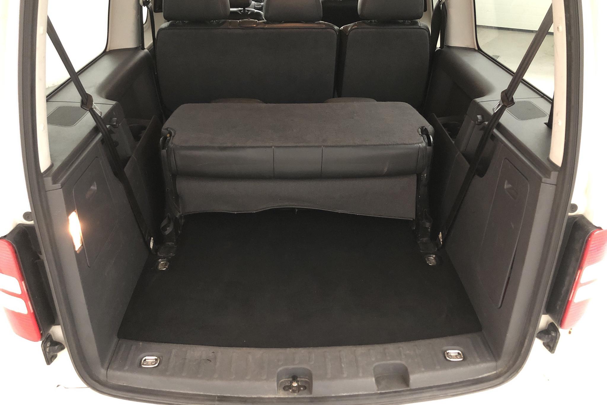 VW Caddy MPV Maxi 2.0 TDI (140hk) - 56 499 mil - Automat - vit - 2012
