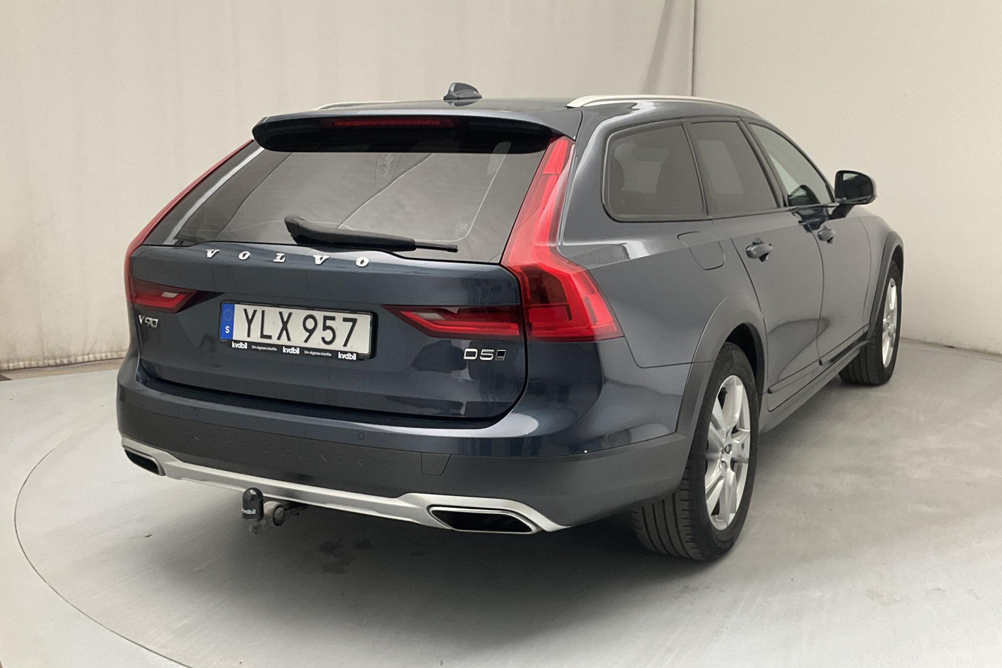 Volvo V90 D5 Cross Country AWD (235hk) - 78 930 km - Automatic - Dark Blue - 2019