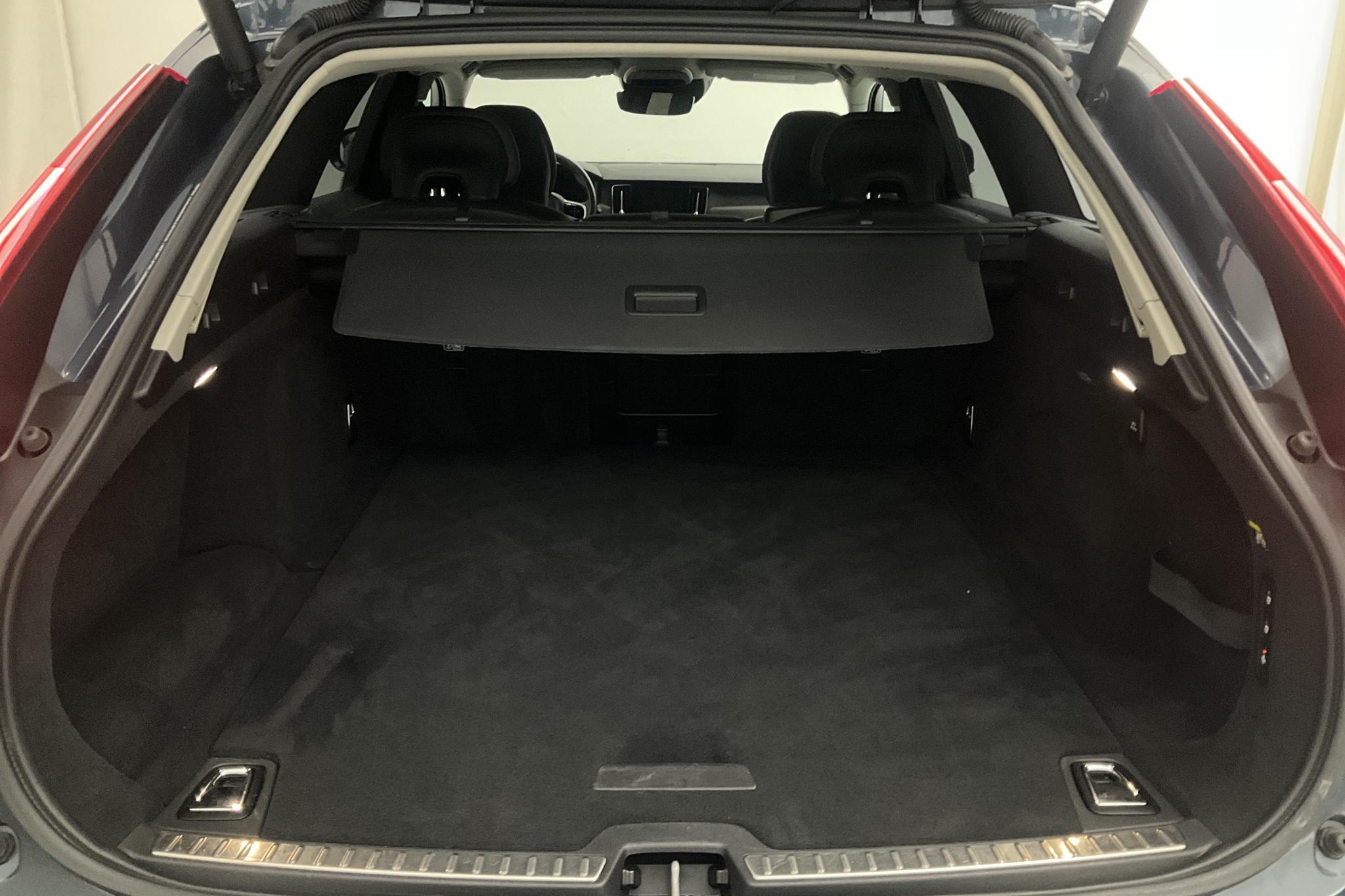 Volvo V90 D5 Cross Country AWD (235hk) - 7 893 mil - Automat - Dark Blue - 2019