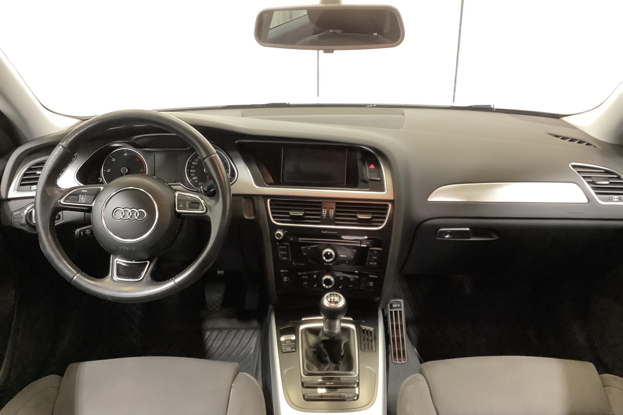 Audi A4 2.0 TDI Avant quattro (177hk) - 26 164 mil - Manuell - vit - 2013