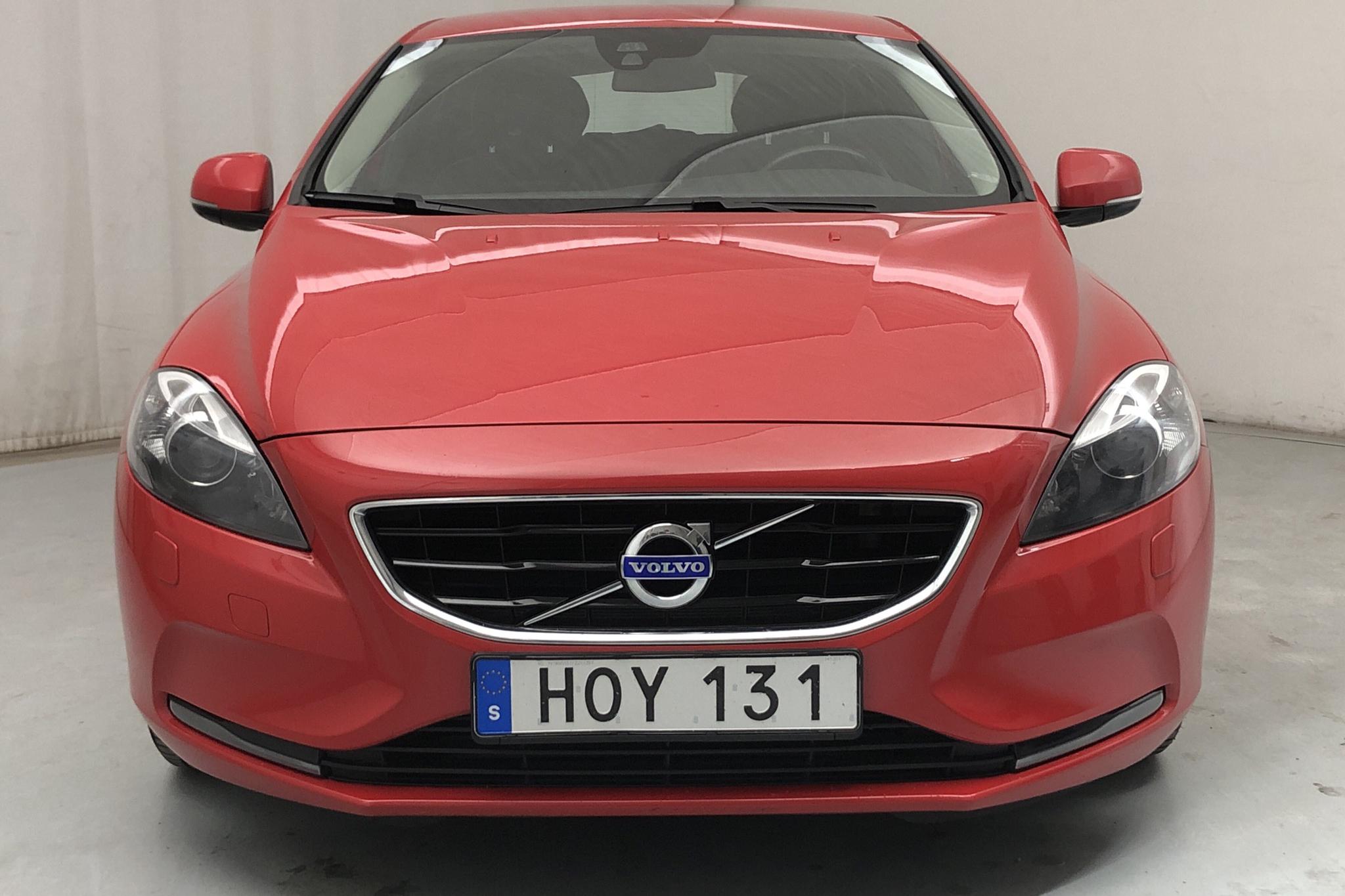 Volvo V40 D3 (150hk) - 139 070 km - Manual - red - 2015
