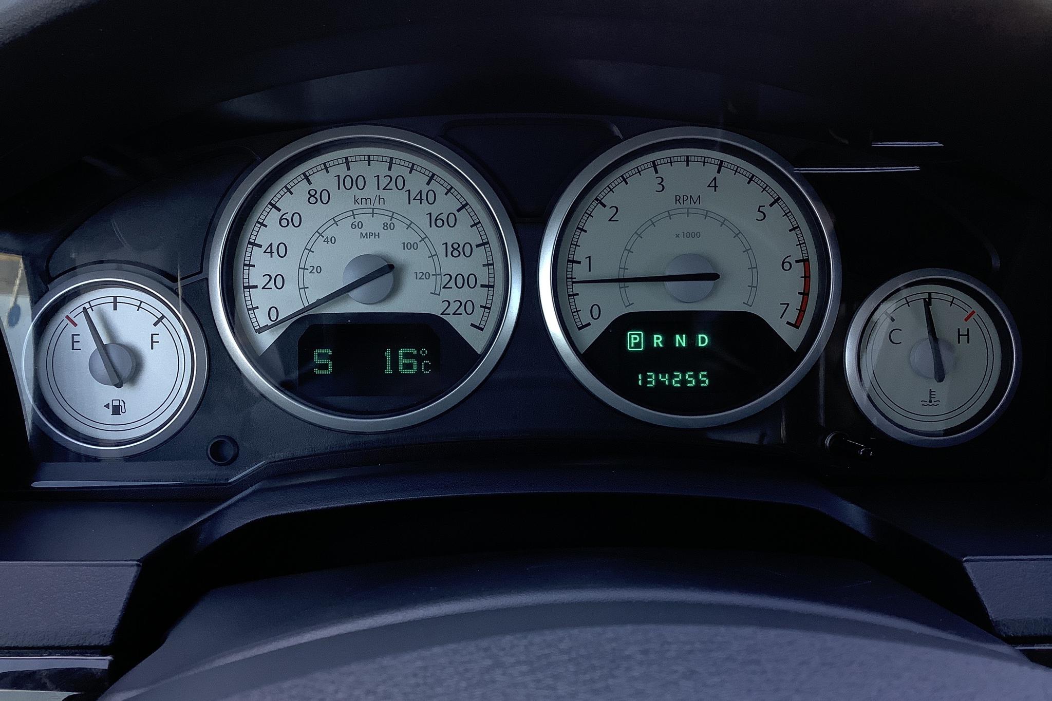 Chrysler Grand Voyager 3.8 (193hk) - 13 426 mil - Automat - svart - 2010