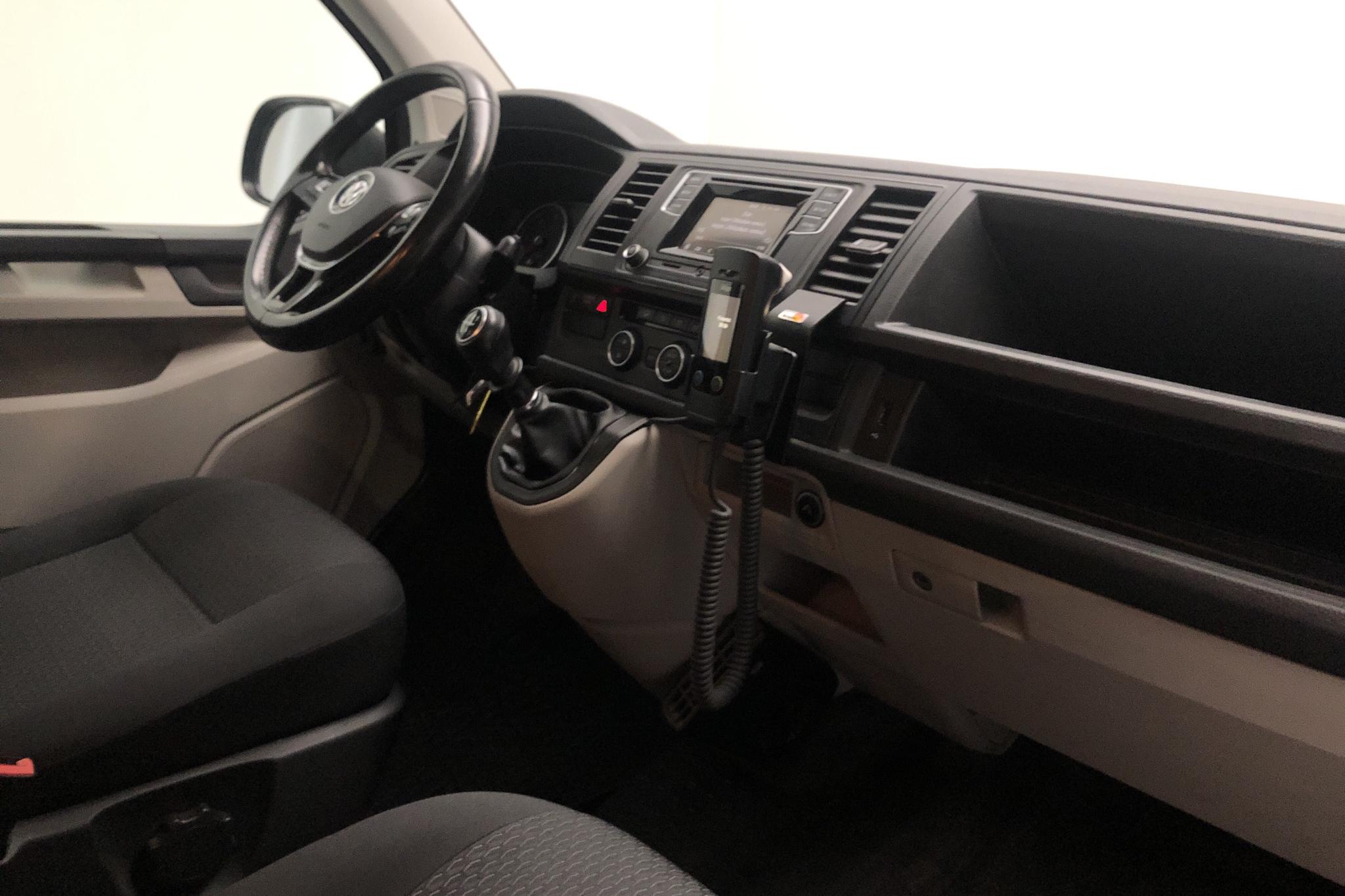VW Caravelle T6 2.0 TDI BMT (102hk) - 40 050 km - Manual - gray - 2018