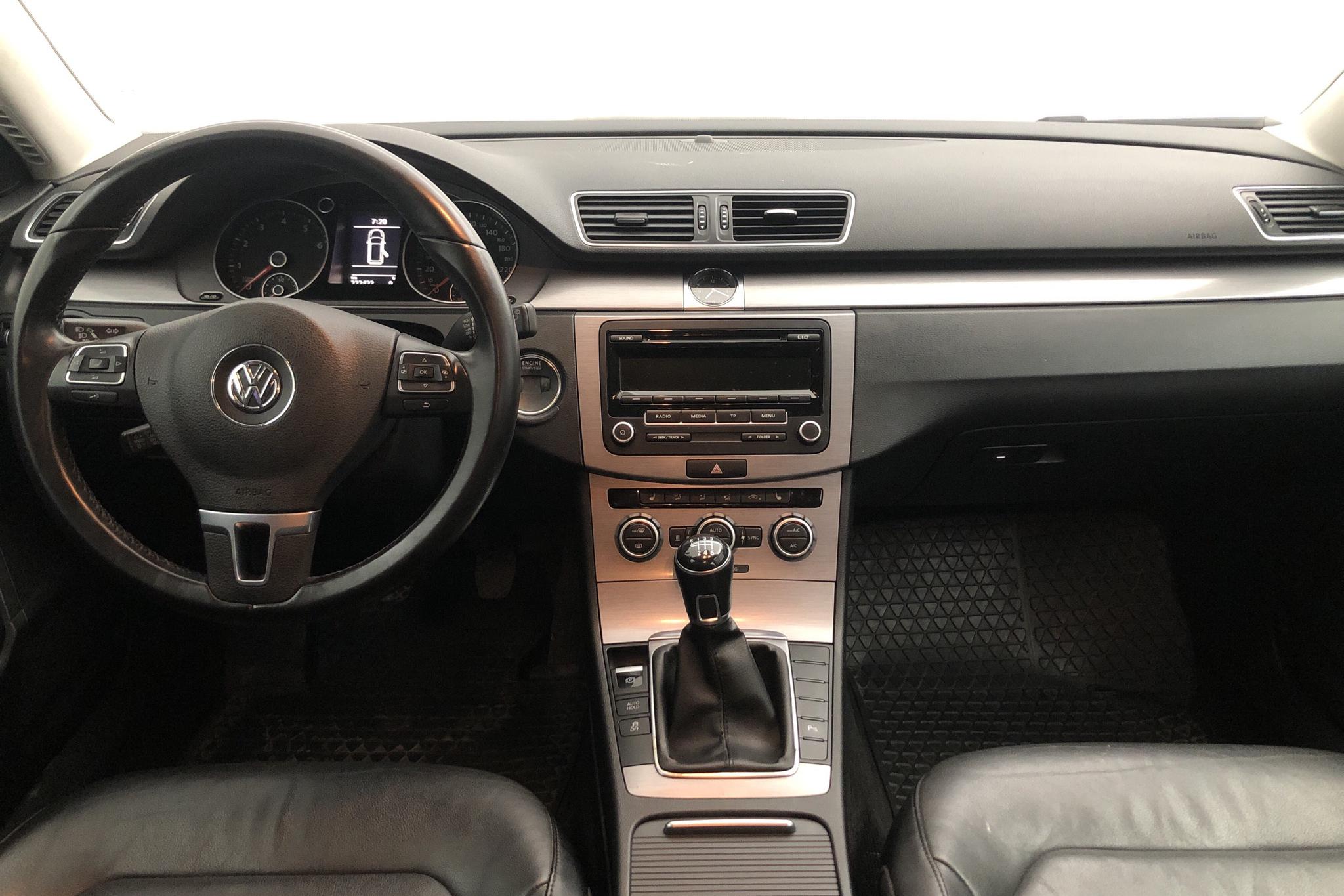 VW Passat 1.4 TSI EcoFuel Variant (150hk) - 222 420 km - Manual - black - 2013