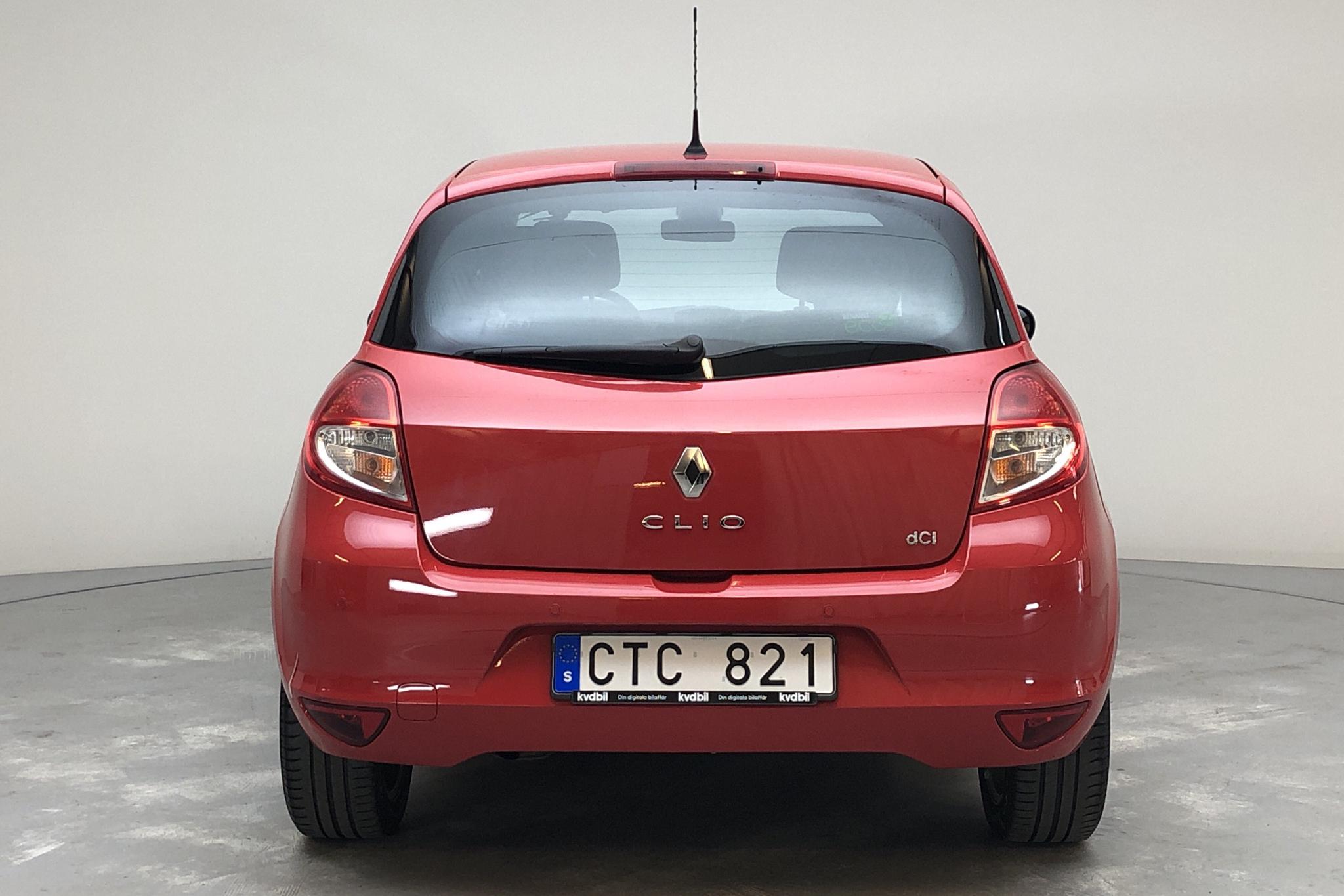 Renault Clio III 1.5 dCi 5dr (88hk) - 6 697 mil - Manuell - röd - 2012