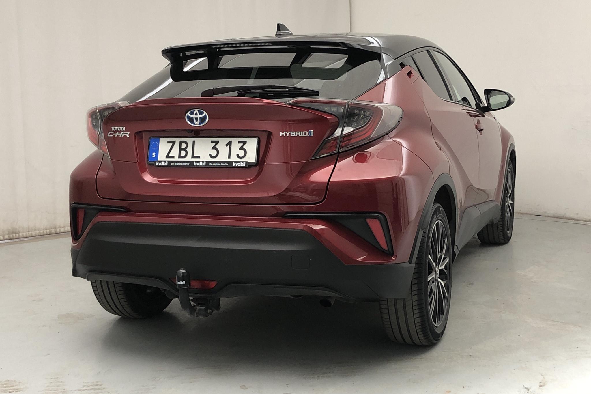 Toyota C-HR 1.8 HSD (122hk) - 57 100 km - Automatic - red - 2018