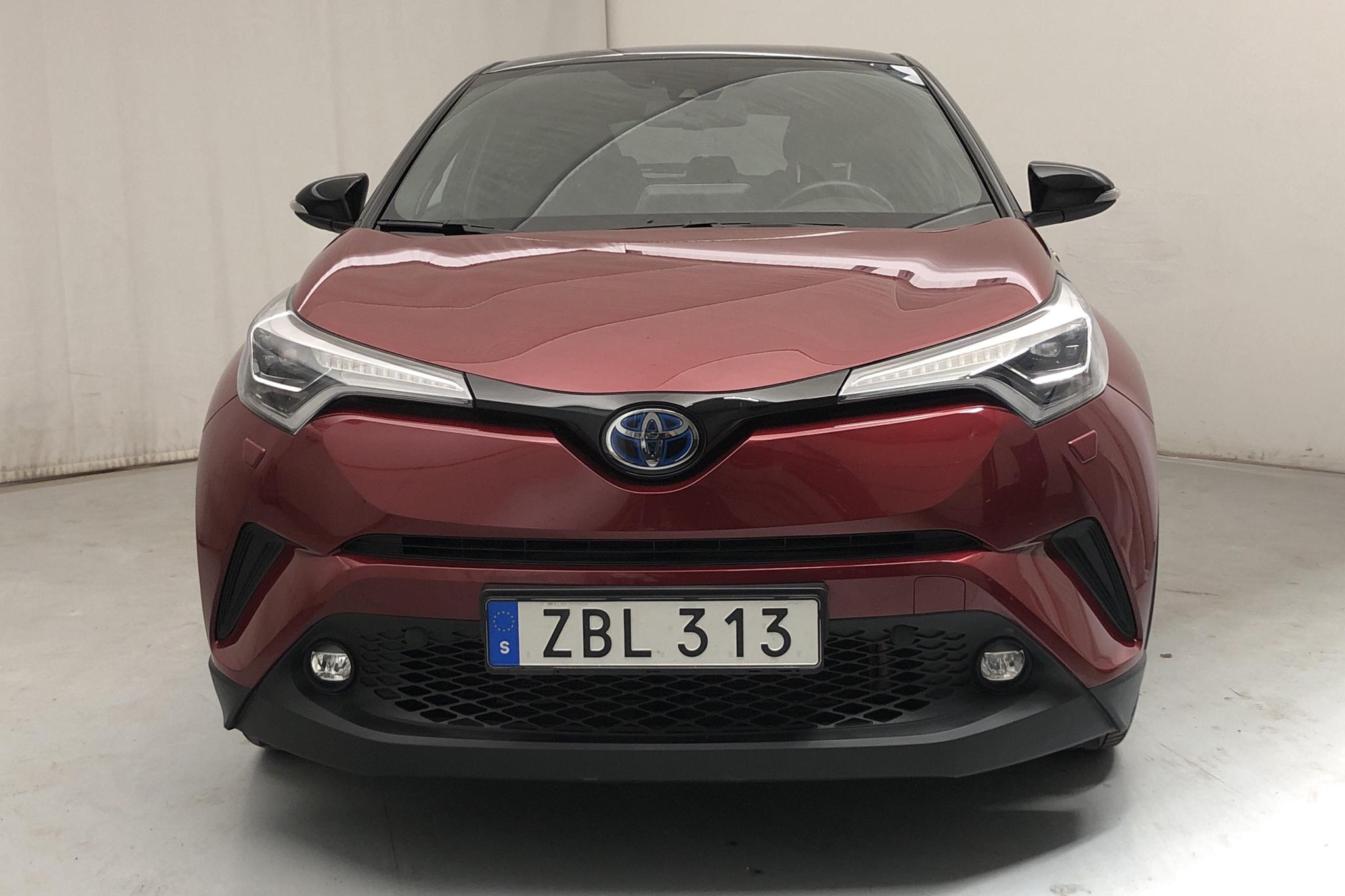 Toyota C-HR 1.8 HSD (122hk) - 5 710 mil - Automat - röd - 2018
