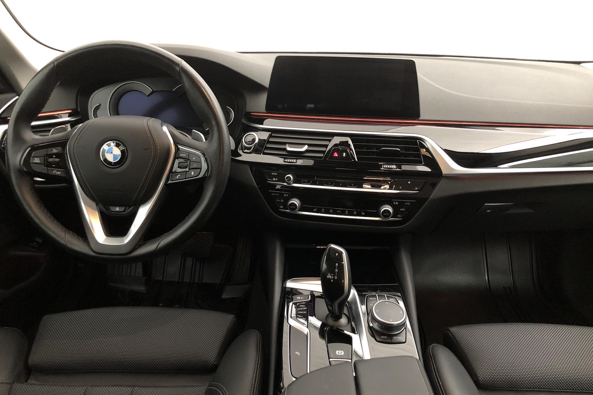 BMW 520d xDrive Touring, G31 (190hk) - 72 010 km - Automatic - gray - 2019