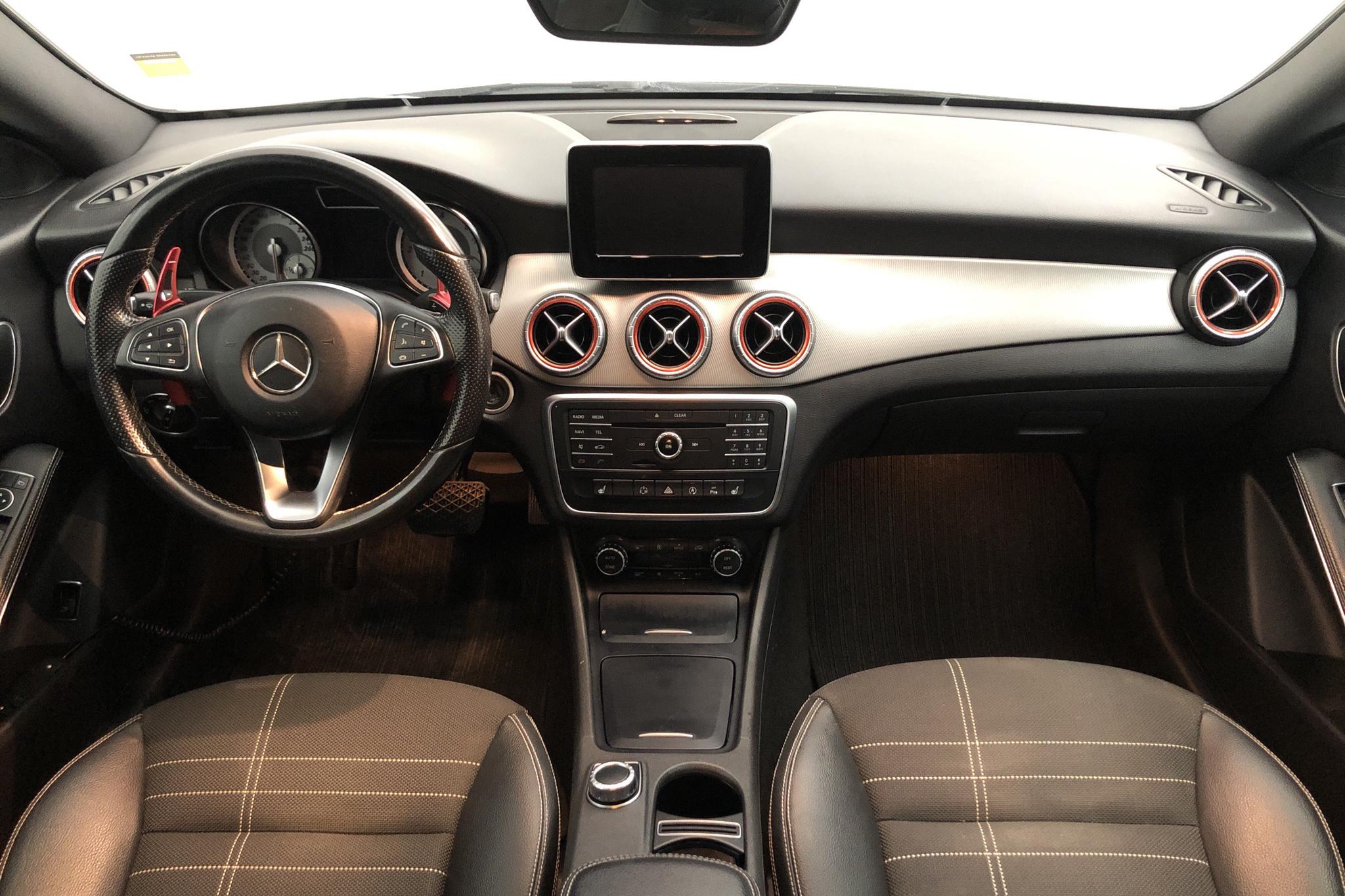 Mercedes CLA 220 CDI (177hk) - 16 869 mil - Automat - vit - 2015