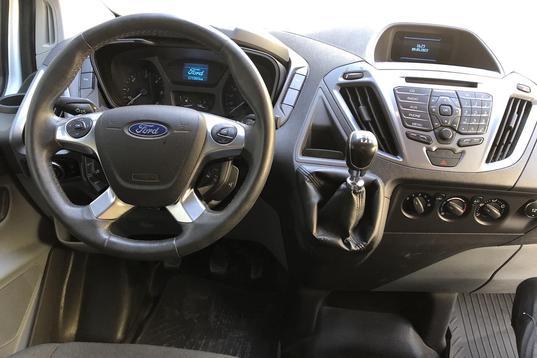 Ford Transit Custom 270 (125hk) - 17 738 mil - Manuell - vit - 2014