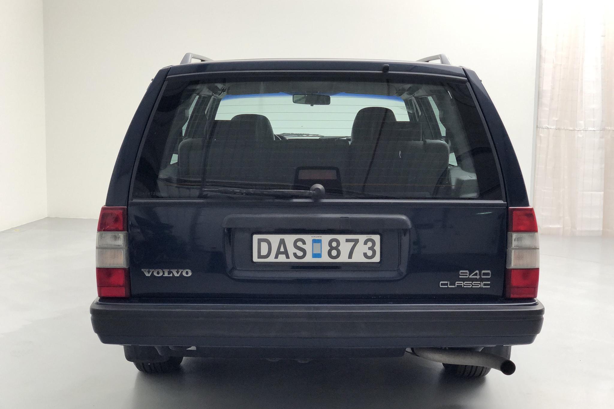 Volvo 945 2.3 (135hk) - 183 240 km - Manual - Dark Blue - 1998