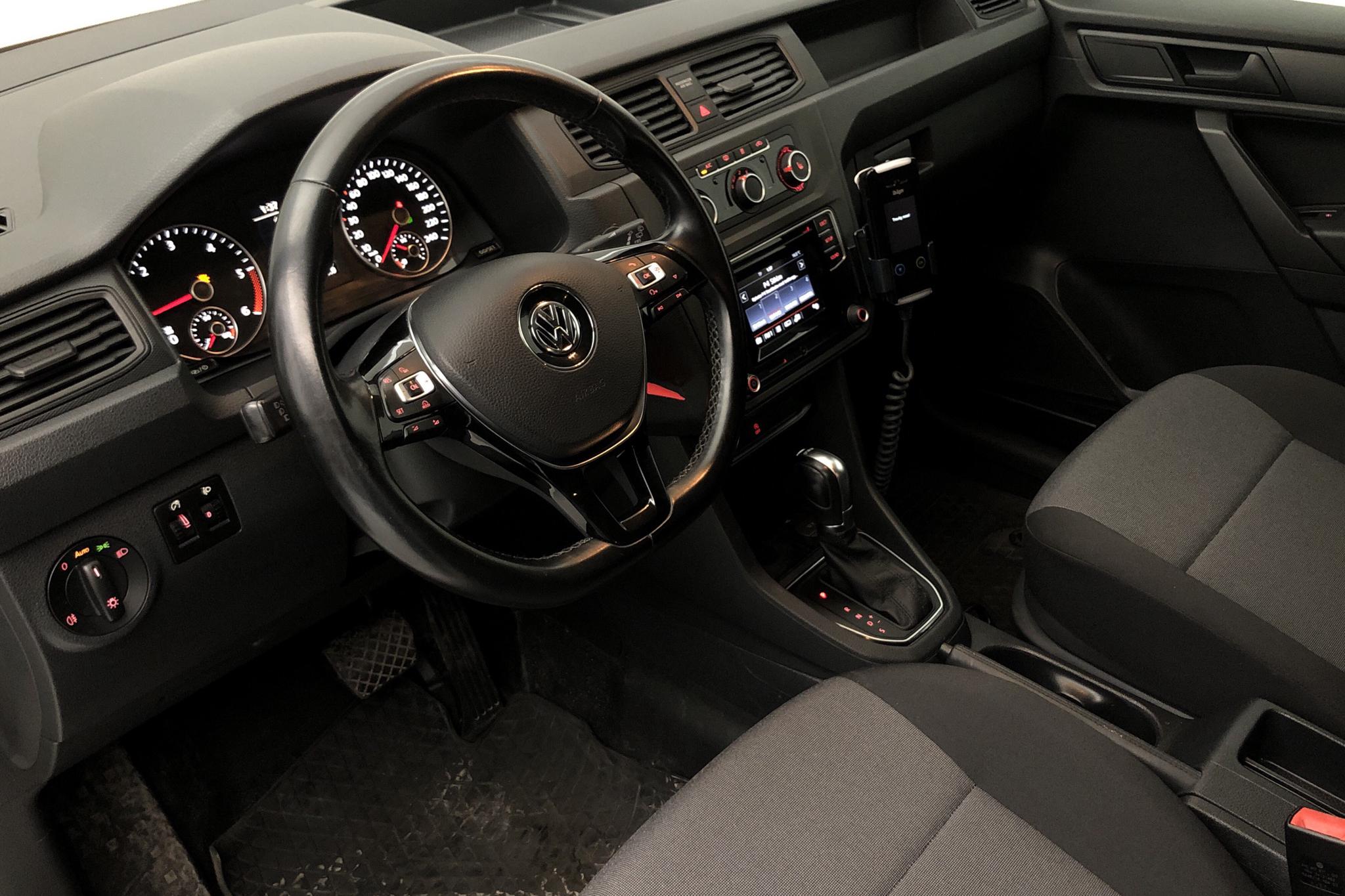 VW Caddy 2.0 TDI Maxi Skåp (102hk) - 228 150 km - Automatic - white - 2016