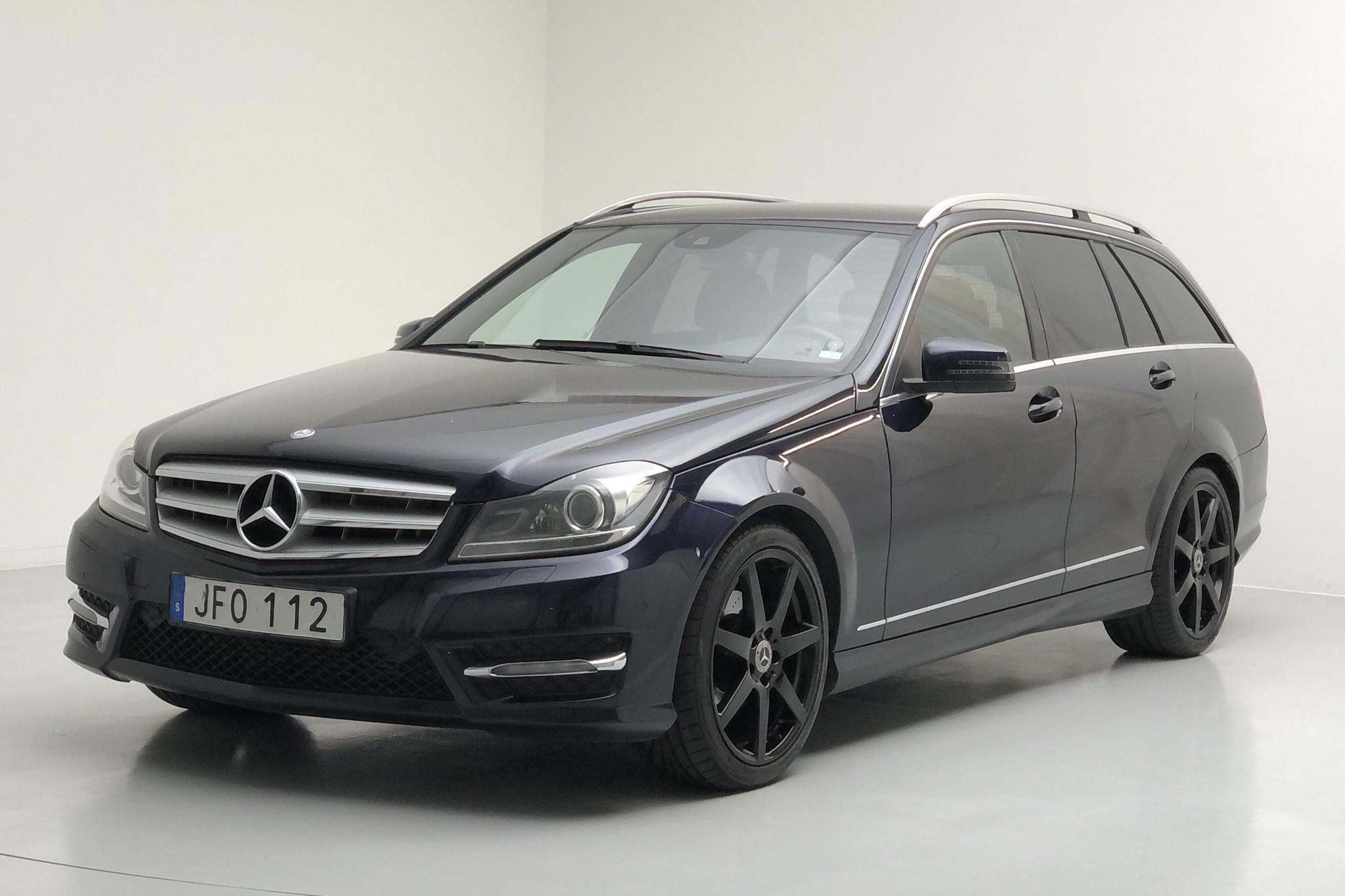 Mercedes C 220 CDI Kombi BlueEfficiency S204 (170hk) - 22 948 mil - Automat - Dark Blue - 2013