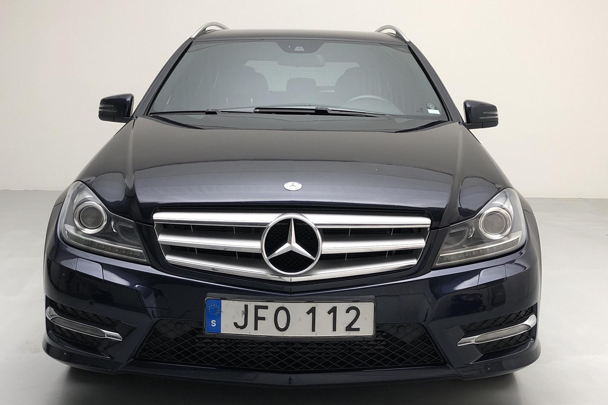 Mercedes C 220 CDI Kombi BlueEfficiency S204 (170hk) - 22 948 mil - Automat - Dark Blue - 2013