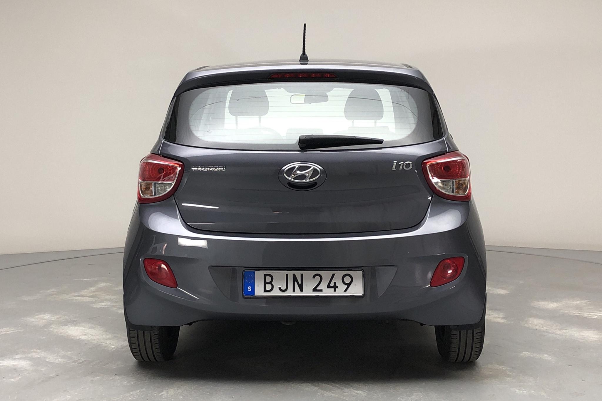 Hyundai i10 1.0 (66hk) - 5 546 mil - Manuell - Dark Grey - 2014