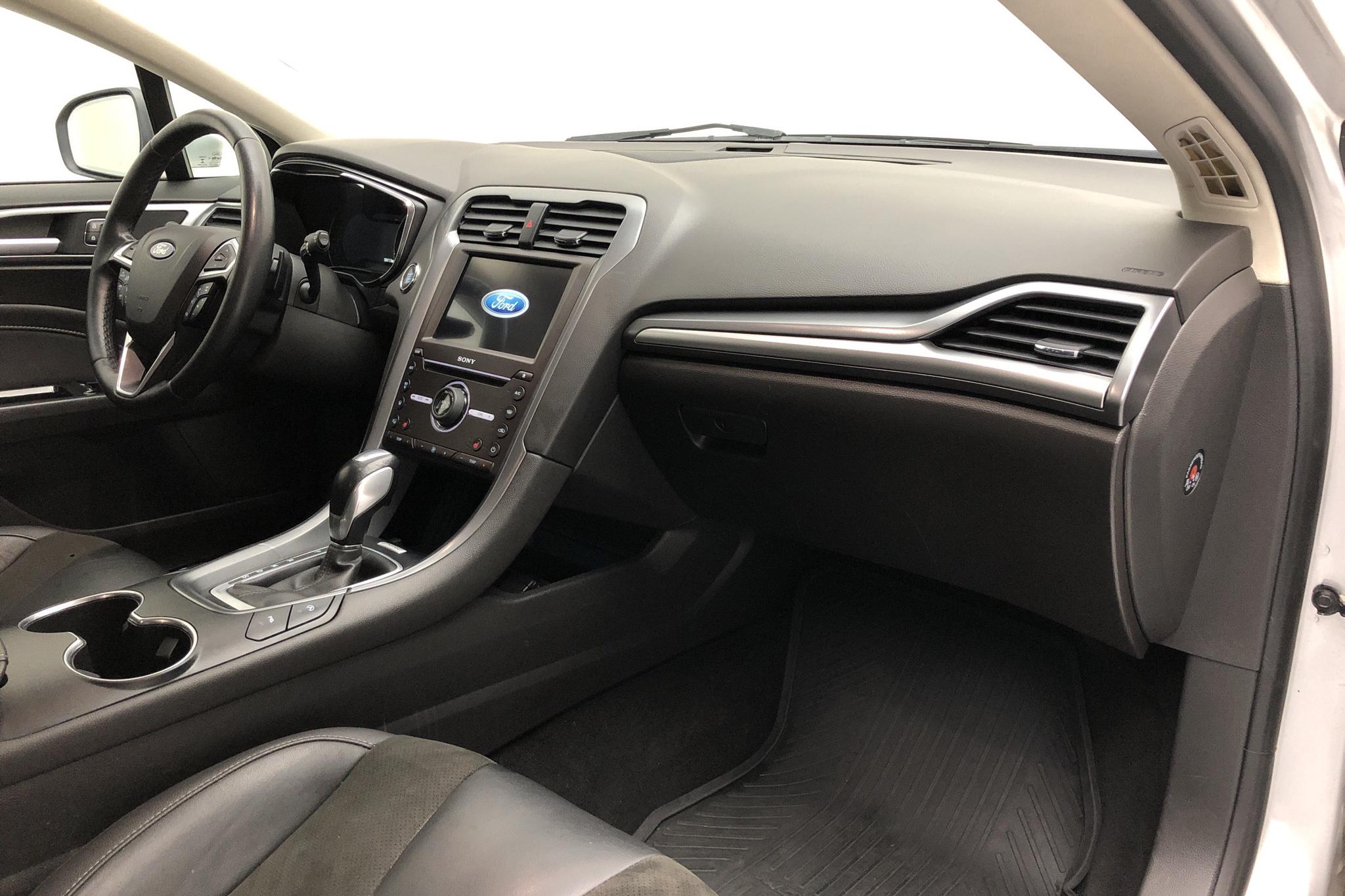 Ford Mondeo 2.0 TDCi AWD Kombi (180hk) - 18 412 mil - Automat - grå - 2017