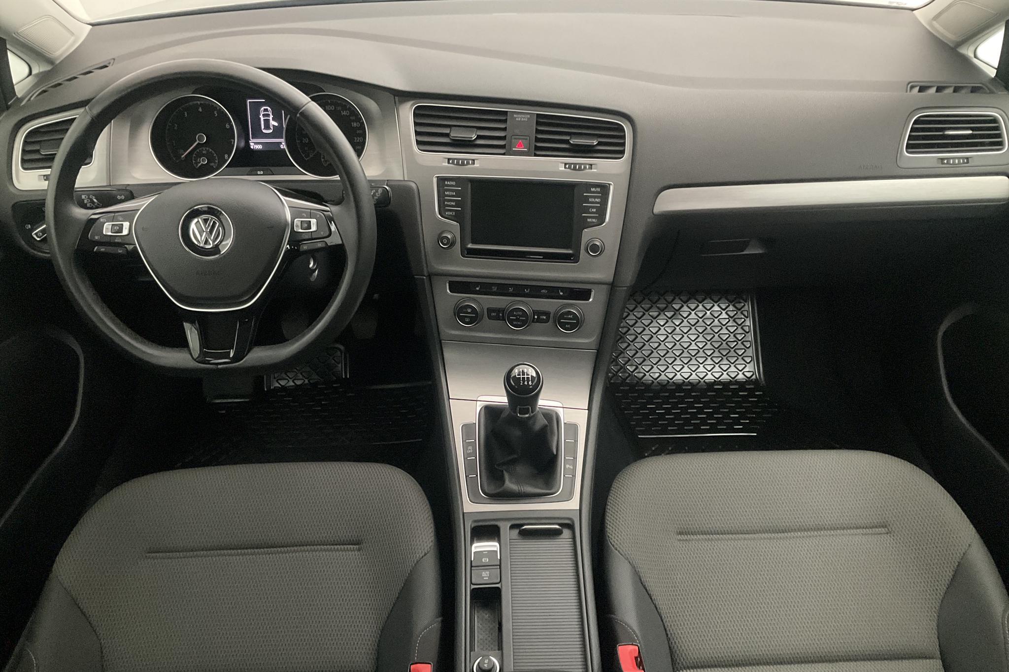 VW Golf VII 1.2 TSI 5dr (110hk) - 41 910 km - Manual - silver - 2017