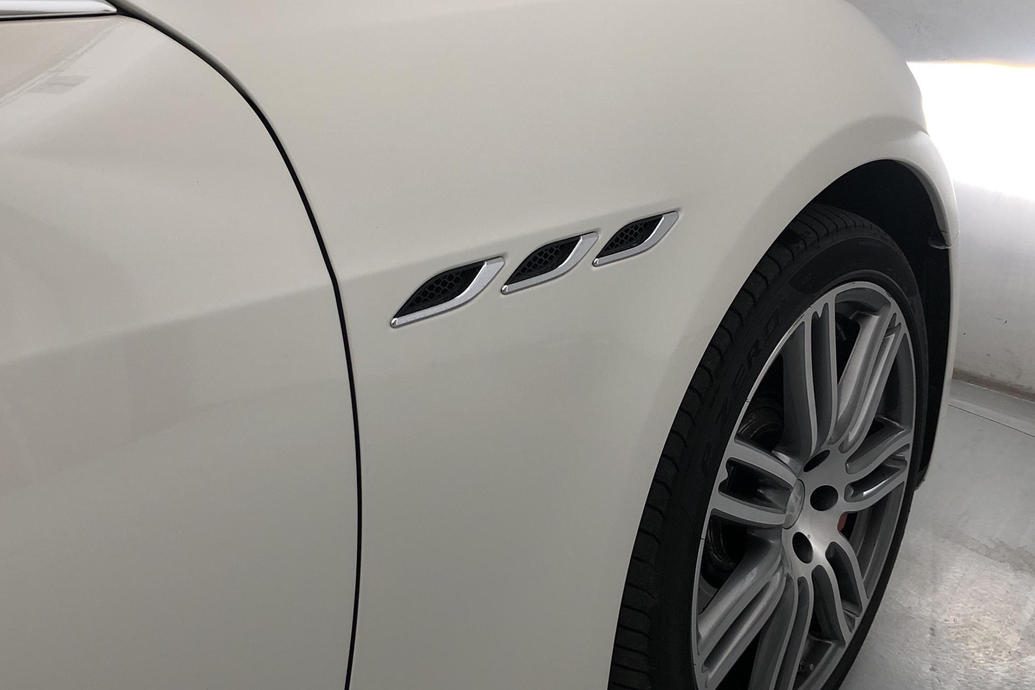 Maserati Ghibli Diesel (275hk) - 3 032 mil - Automat - vit - 2017