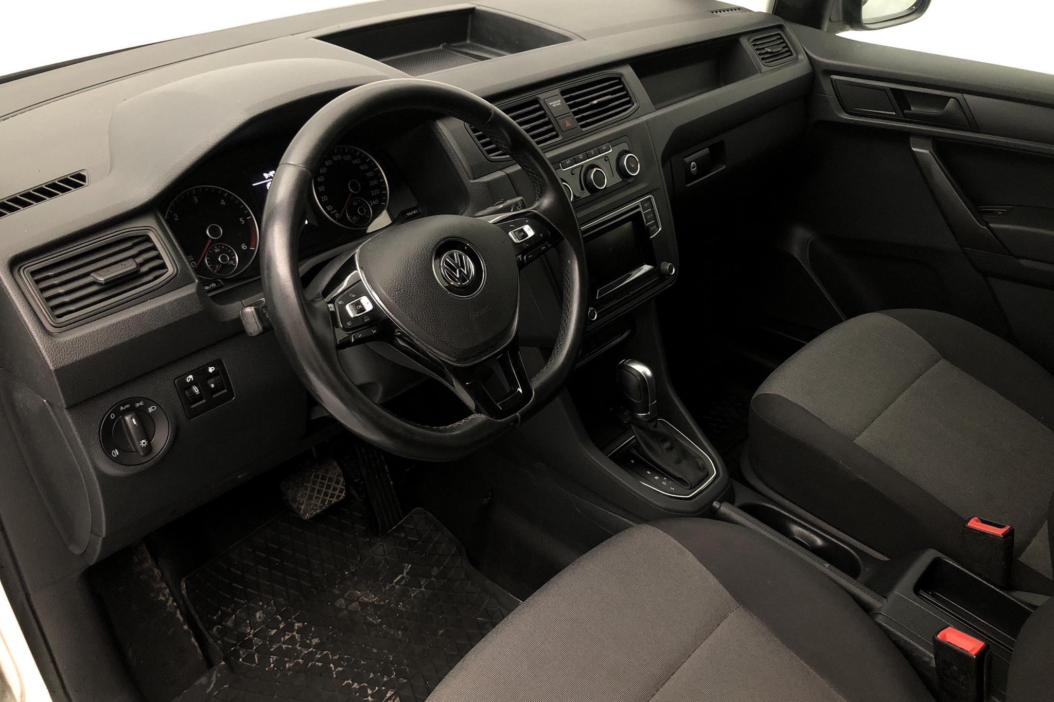 VW Caddy 2.0 TDI Skåp (150hk) - 14 770 mil - Automat - vit - 2018