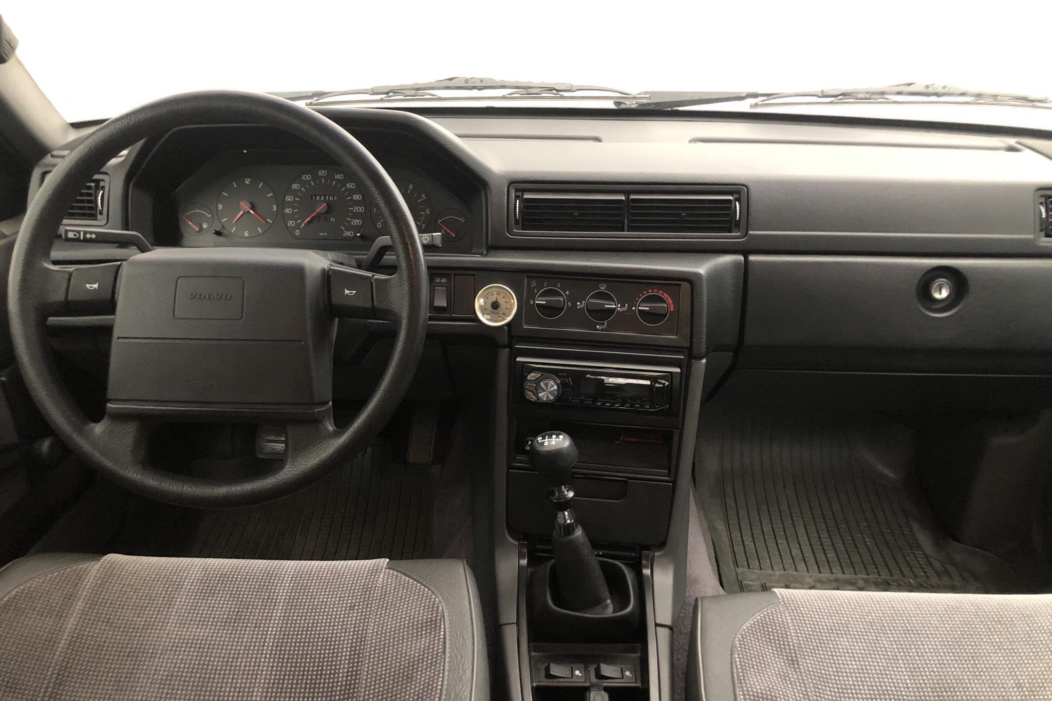 Volvo 940 GL (116hk) - 135 000 km - Manual - Dark Red - 1994