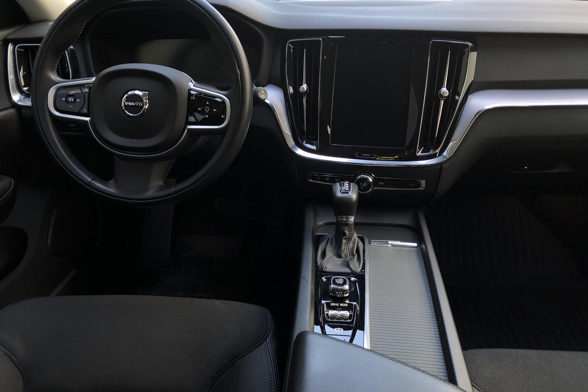 Volvo V60 D4 (190hk) - 5 318 mil - Automat - grå - 2019