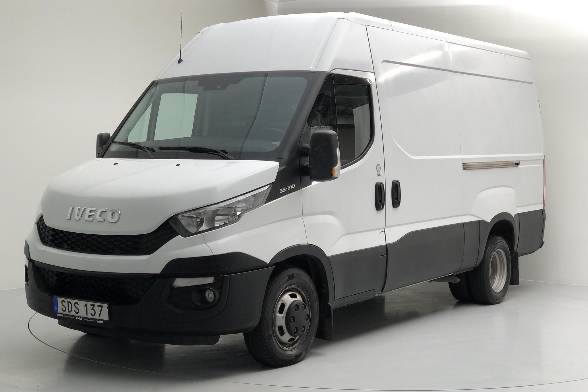 Iveco Daily 35 3.0 (205hk) - 14 814 mil - Manuell - vit - 2015