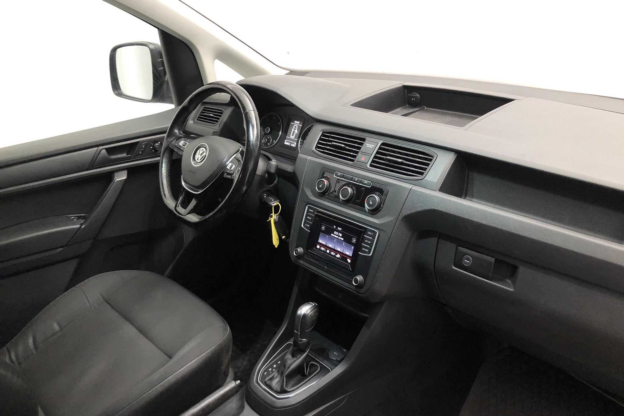 VW Caddy 2.0 TDI Skåp (102hk) - 10 401 mil - Automat - vit - 2018