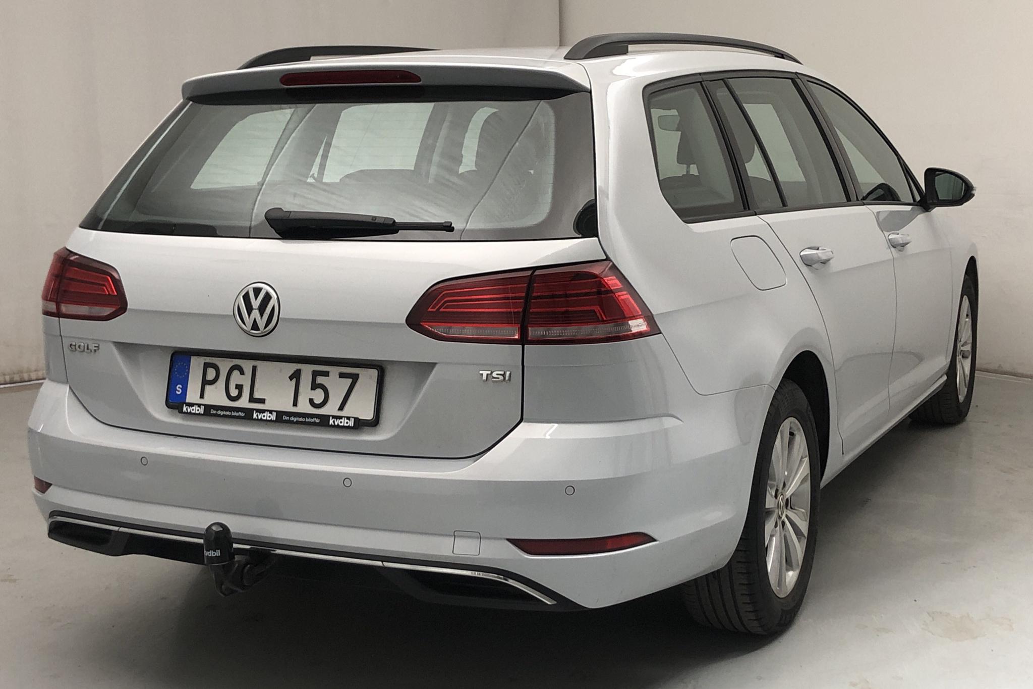 VW Golf VII 1.0 TSI Sportscombi (110hk) - 8 408 mil - Manuell - silver - 2017