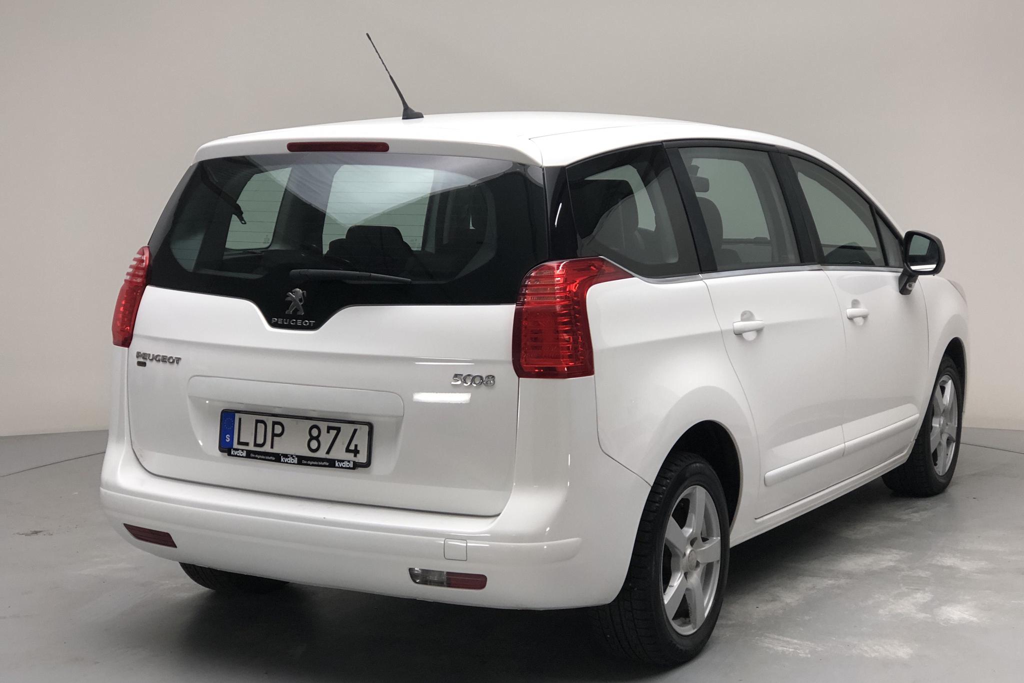 Peugeot 5008 1.6 HDI (112hk) - 119 030 km - Manual - white - 2013