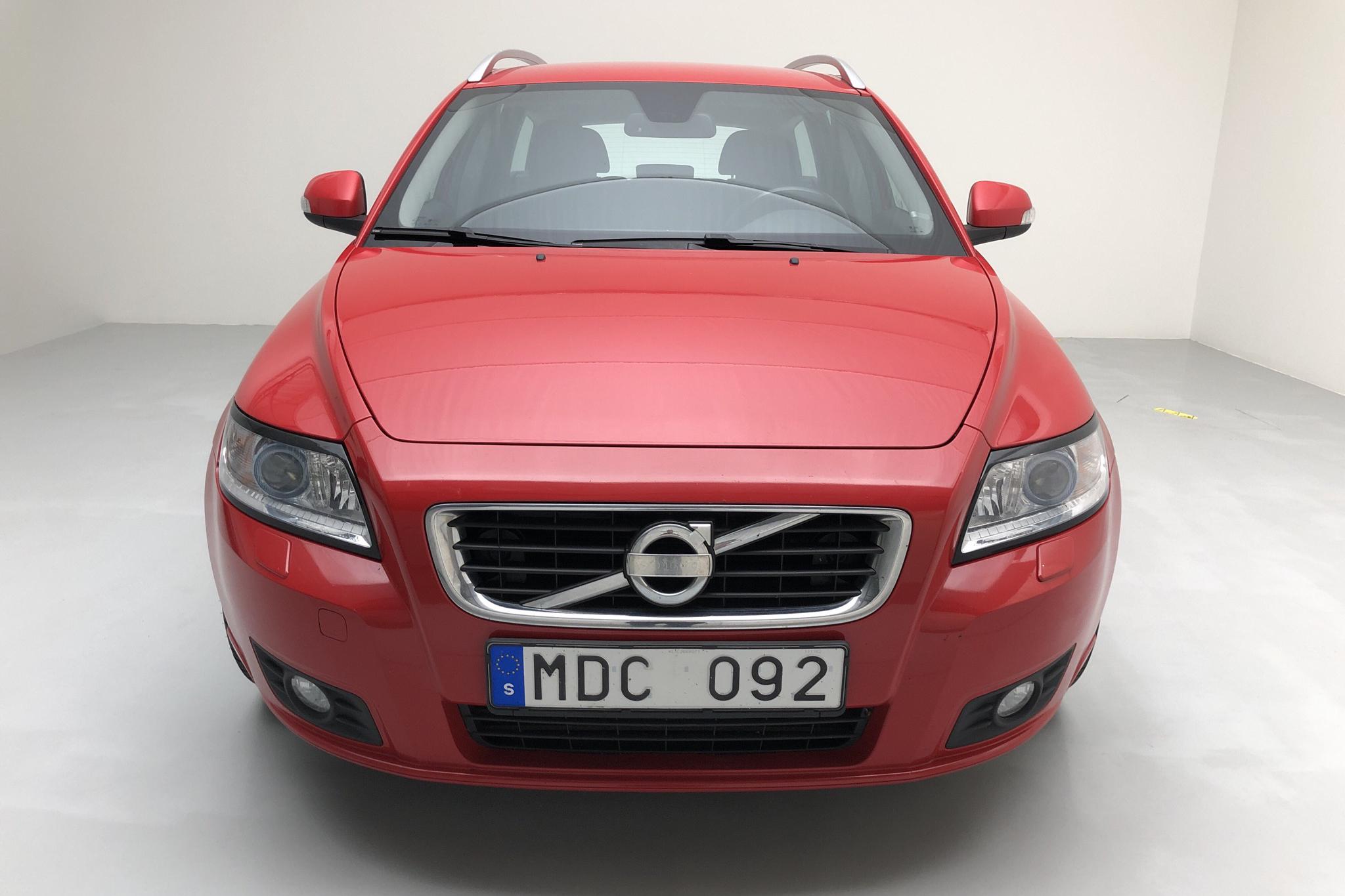 Volvo V50 D2 (115hk) - 181 090 km - Manual - red - 2012