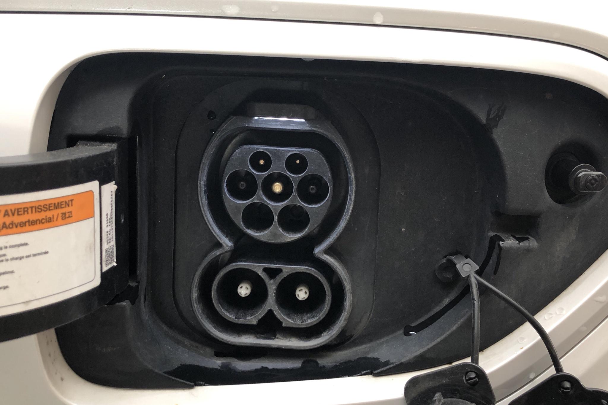 KIA Niro EV 64 kWh (204hk) - 10 428 mil - Automat - vit - 2019